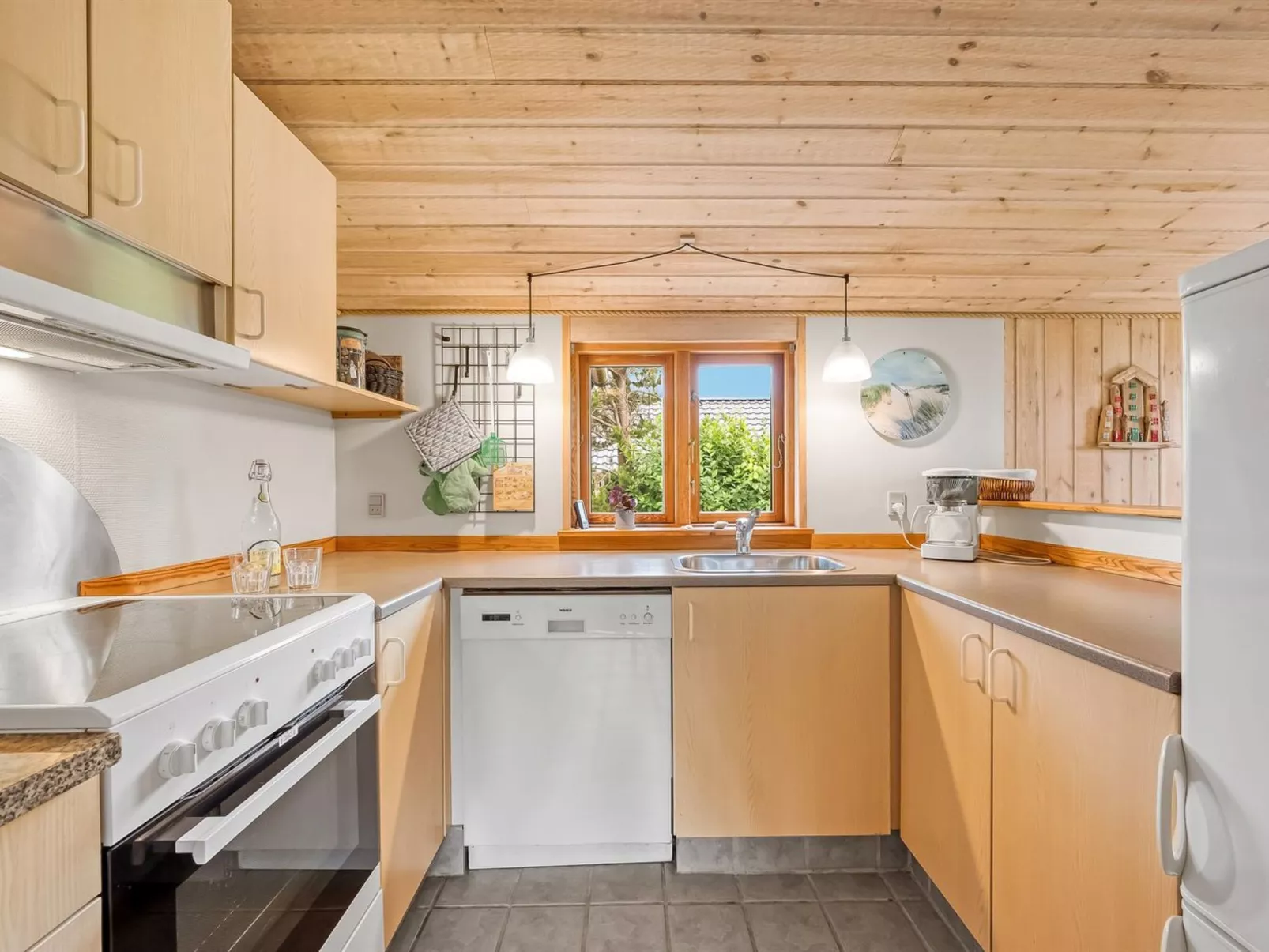 "Åsa" - 500m to the fjord-Inside