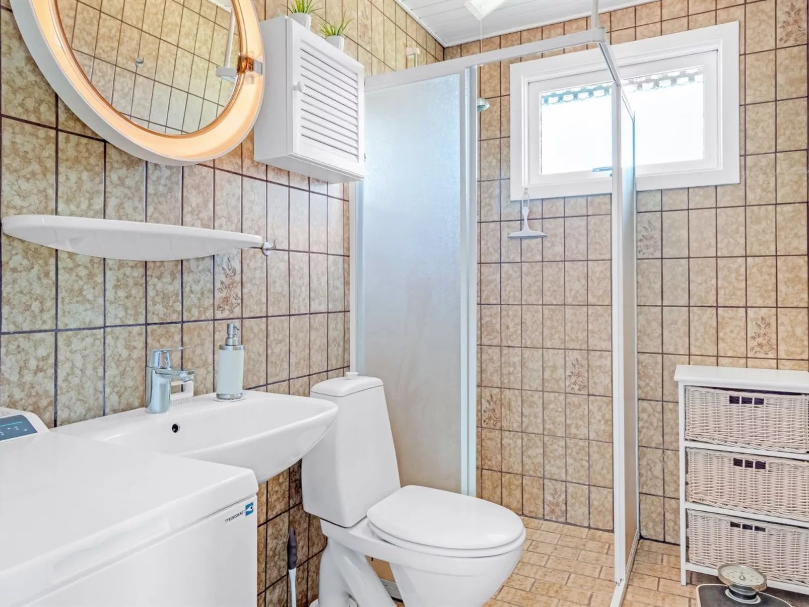 "Fiallar" - 3.2km from the sea-Drinnen