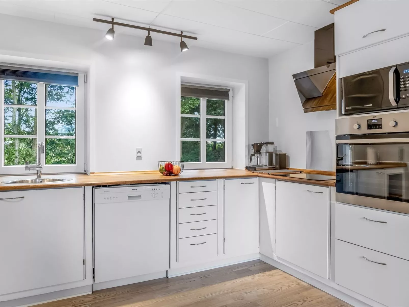 "Saran" - 30km from the sea-Drinnen