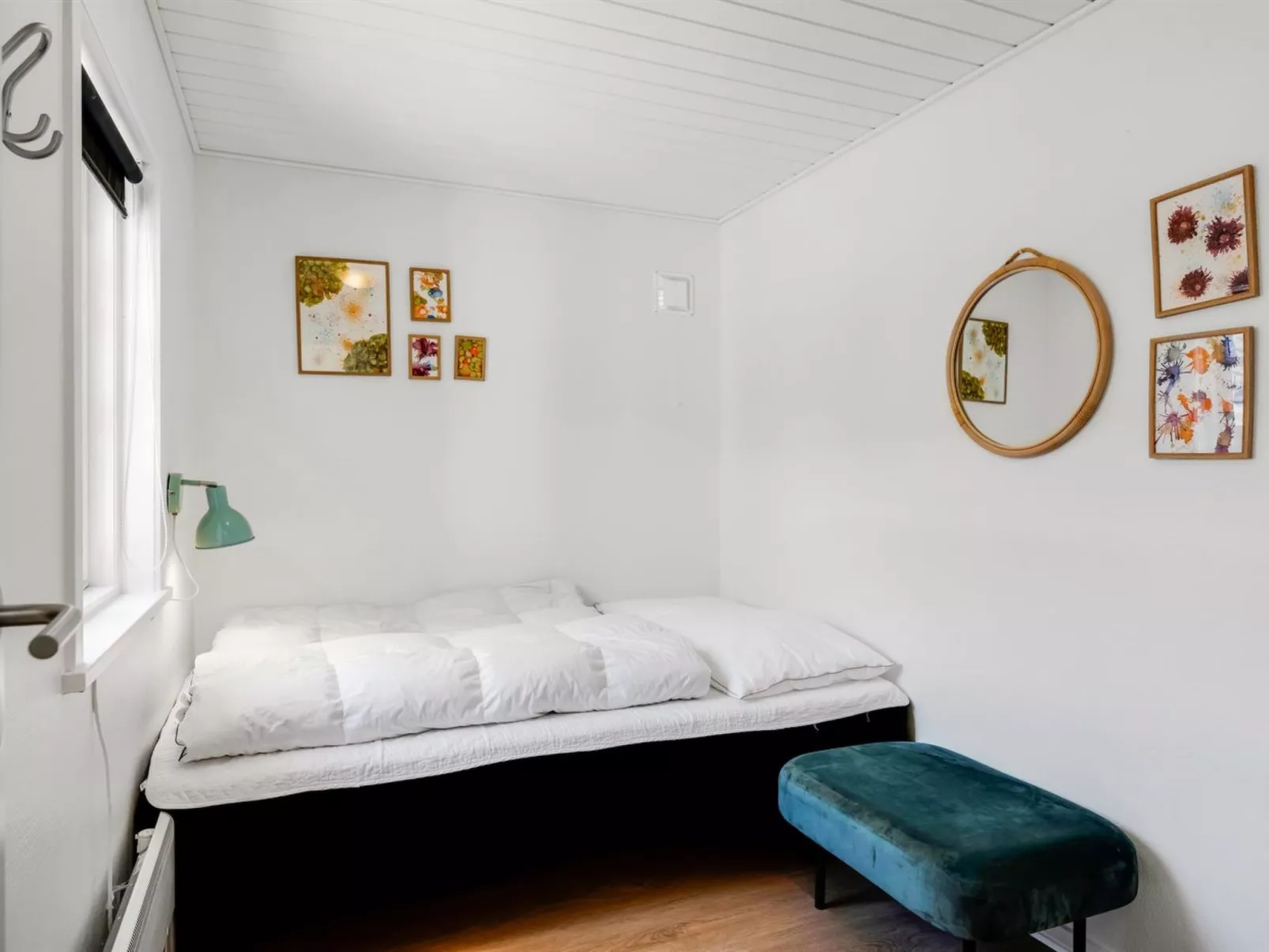 "Holga" - 400m from the sea-Inside