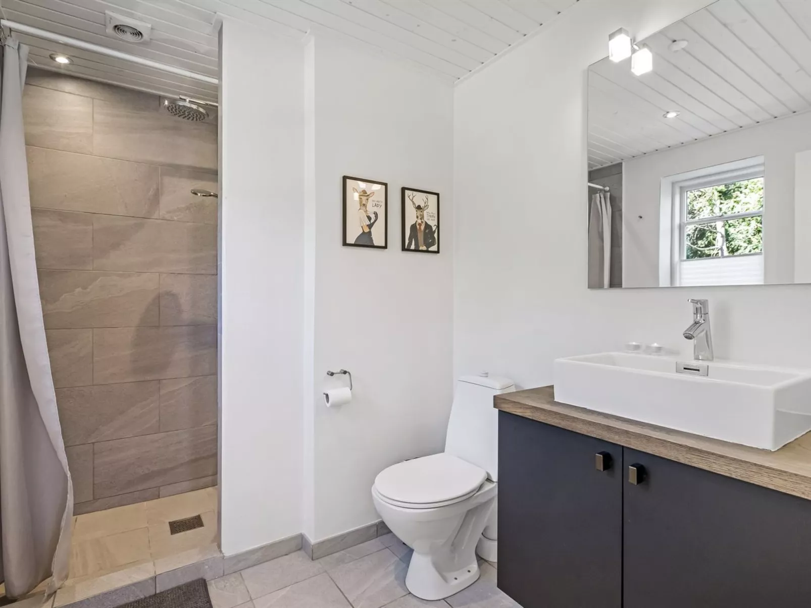 "Ancel" - 1.5km to the fjord-Inside