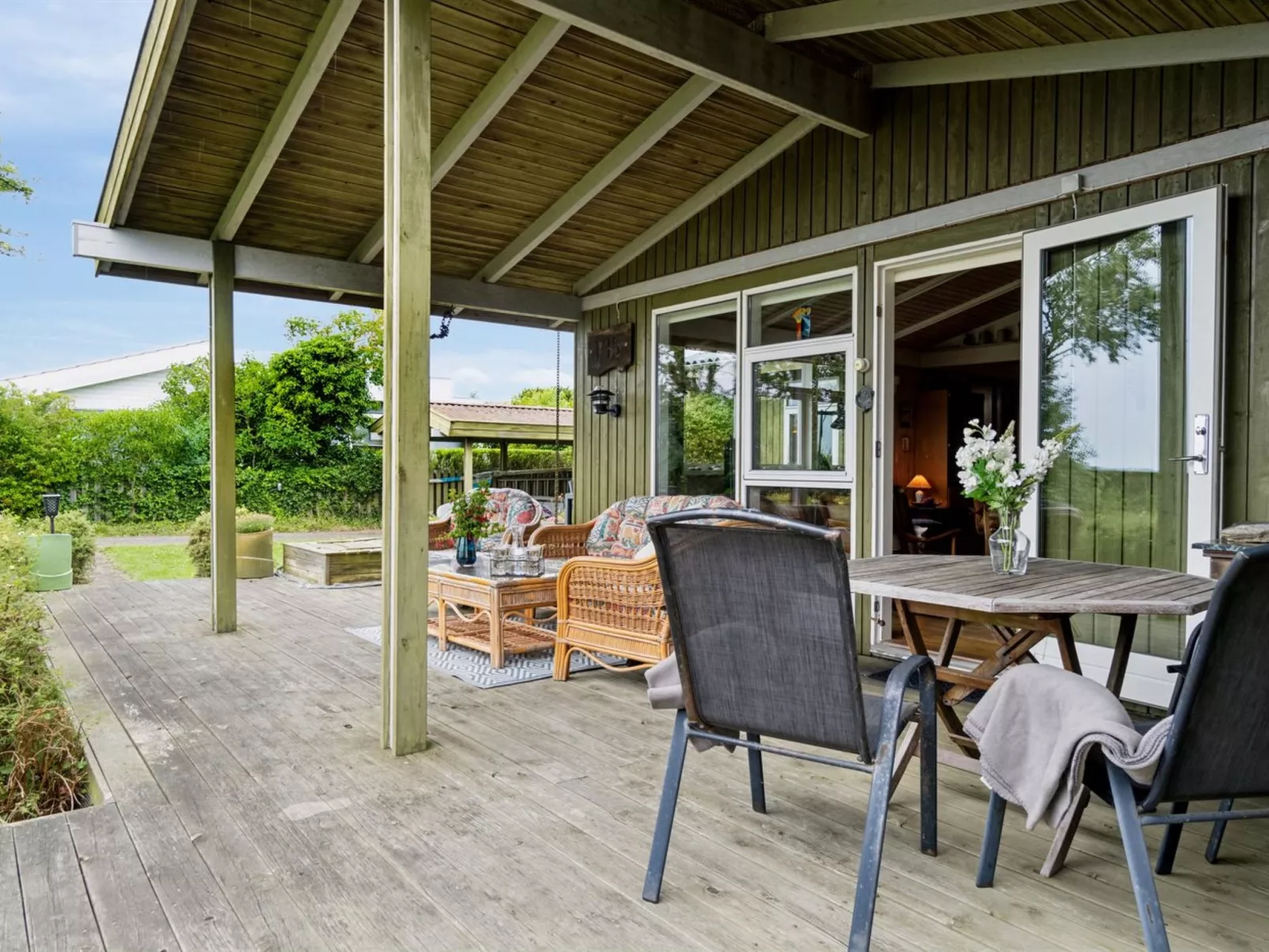 "Konsta" - 50m from the sea-Draußen