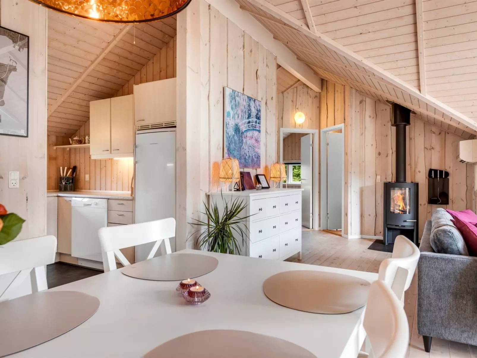 "Sylwia" - 250m to the fjord-Drinnen