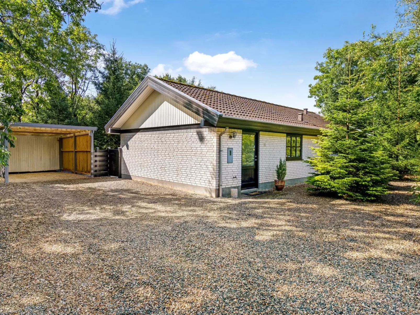 "Berner" - 30km from the sea-Outside