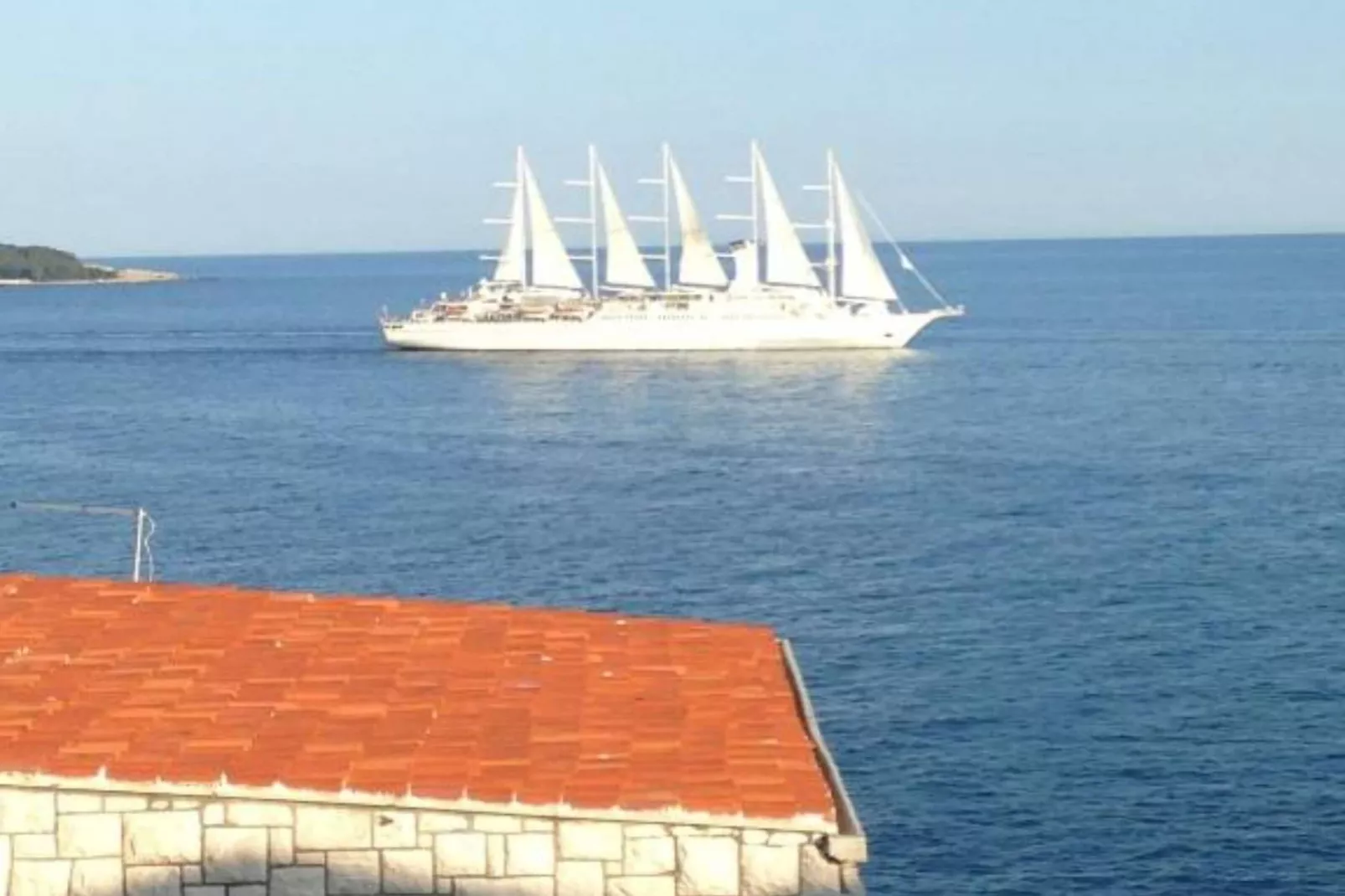 Apartments Aura - Comfort Studio Apartment 1 with shared swimming pool-Ambiance