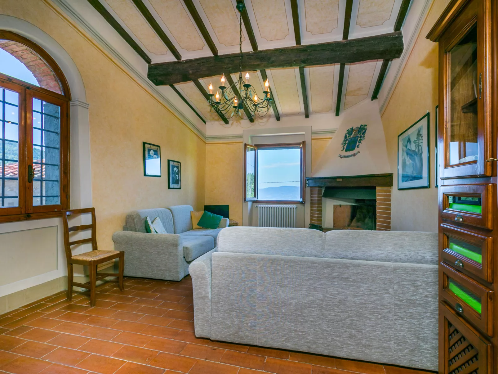 La Torre-Inside