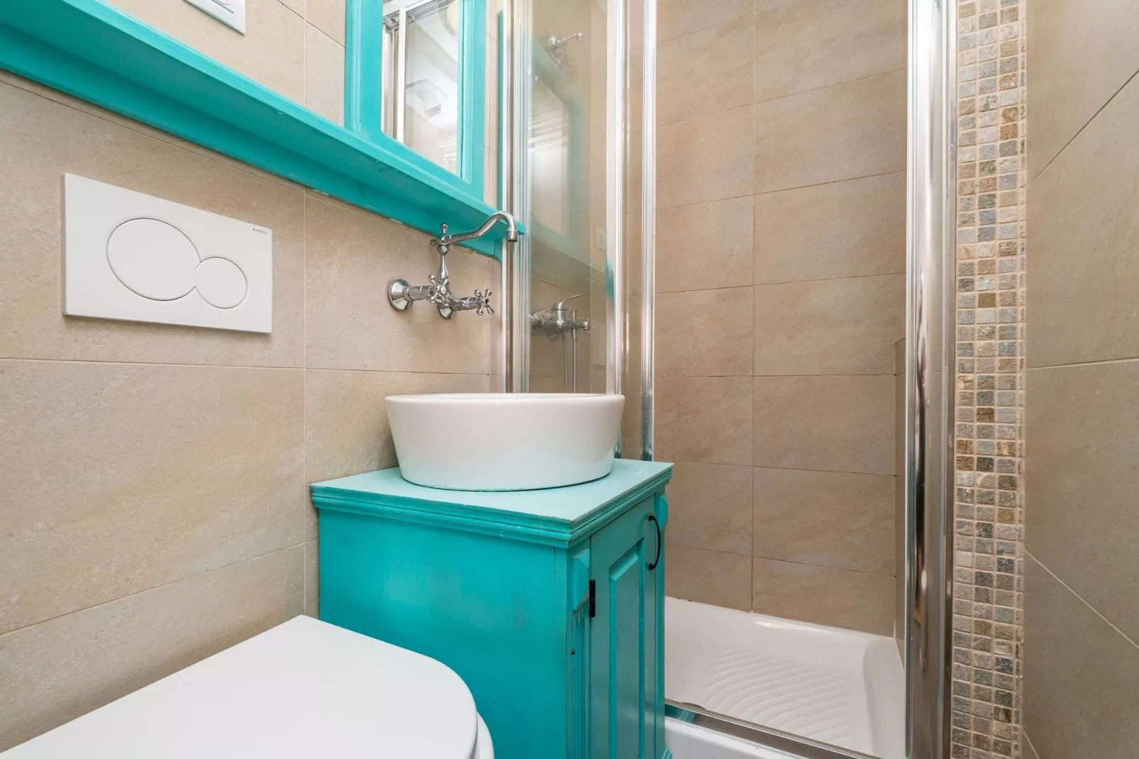 Guest House Lumin - Twin Room with City View (Third Floor) (BR3)-Bathroom