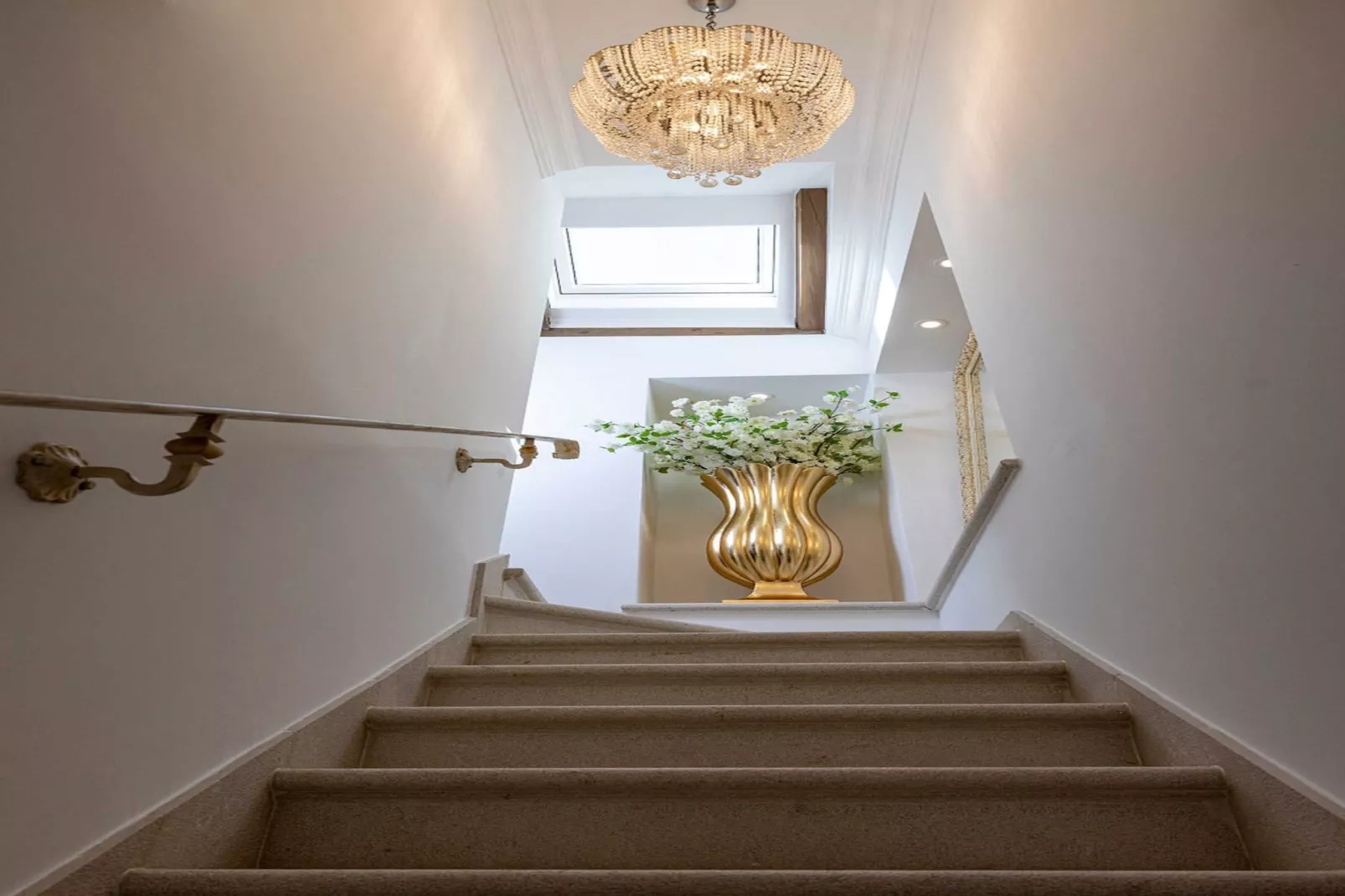 Vivaldi - Deluxe Double Room with Side City View (S3)-Innenbereich