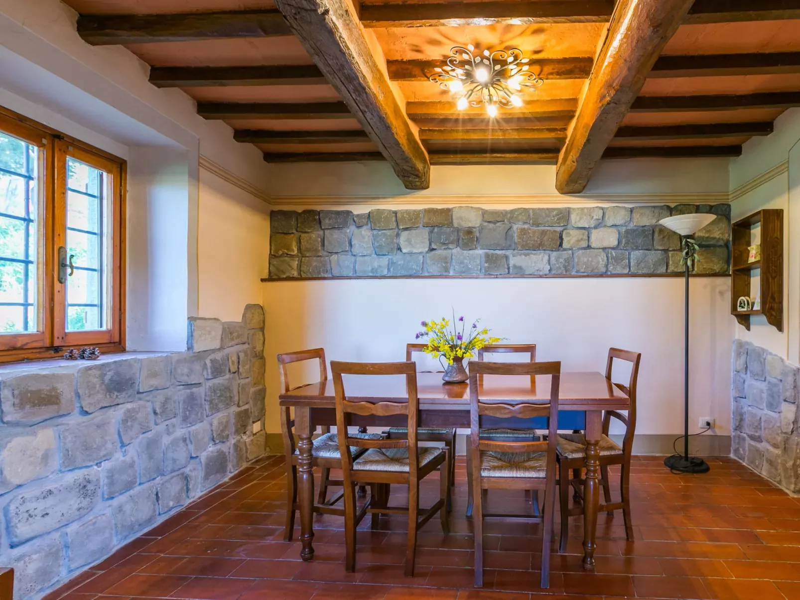 La Torre-Inside