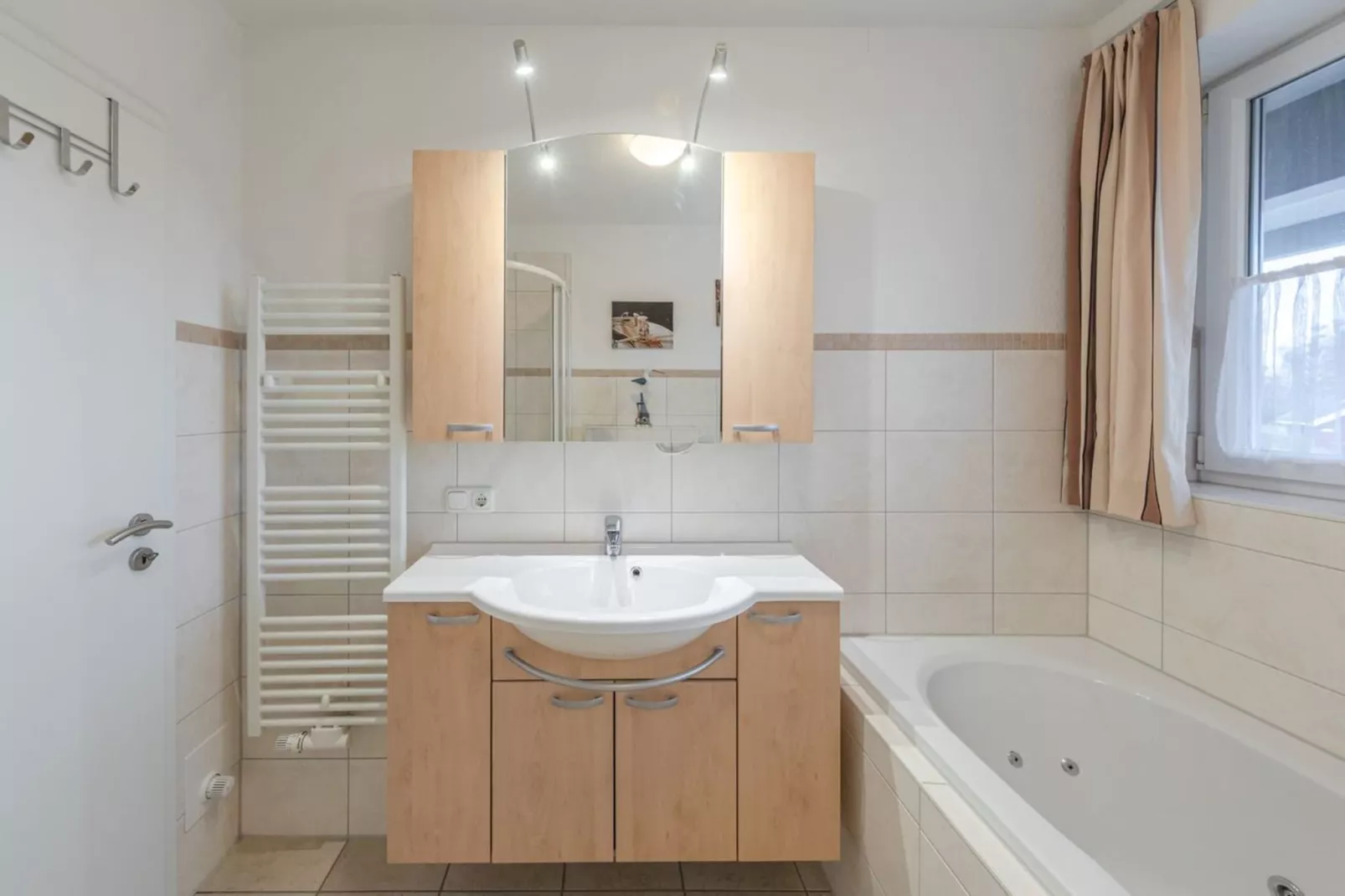 Mitteldeck 464-Badezimmer