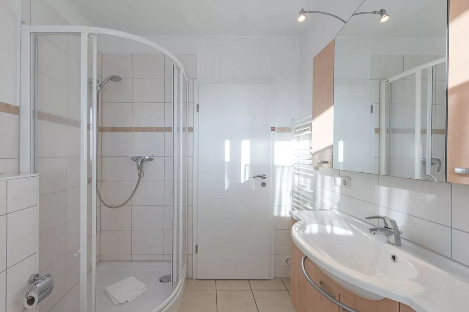 Mitteldeck 494-Badezimmer