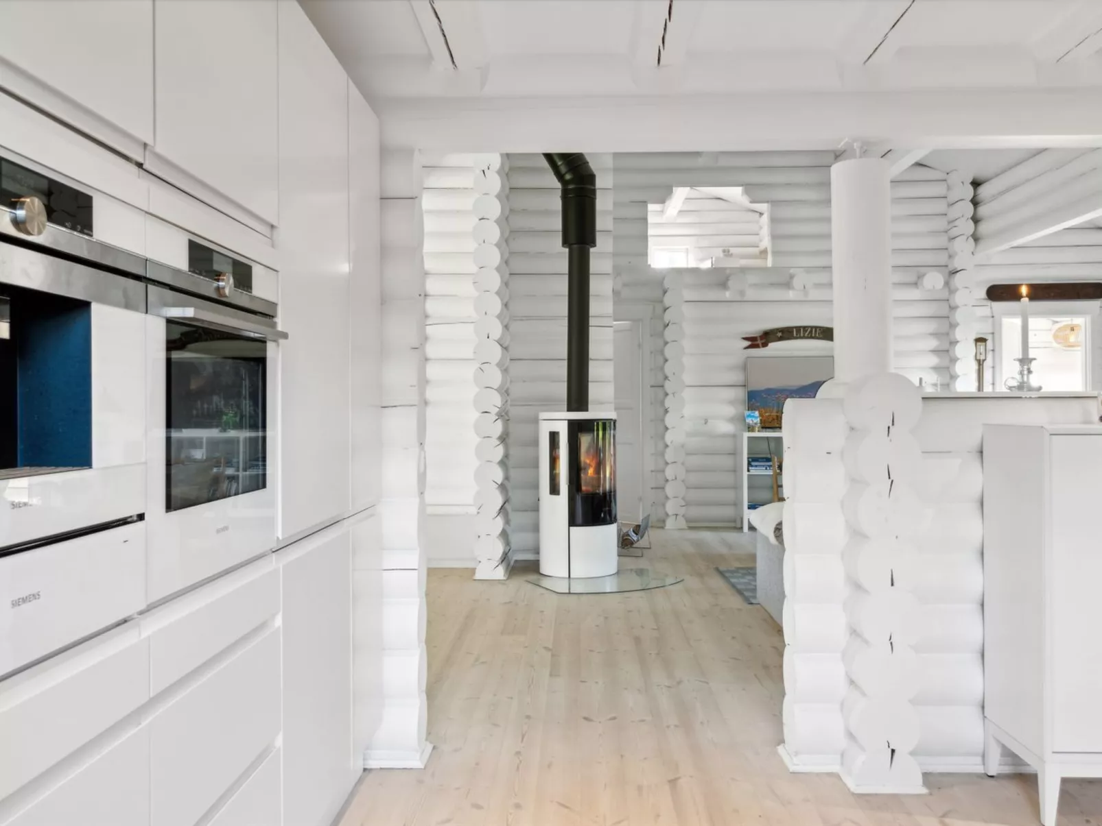 "Sighfrith" - 1.4km from the sea-Inside