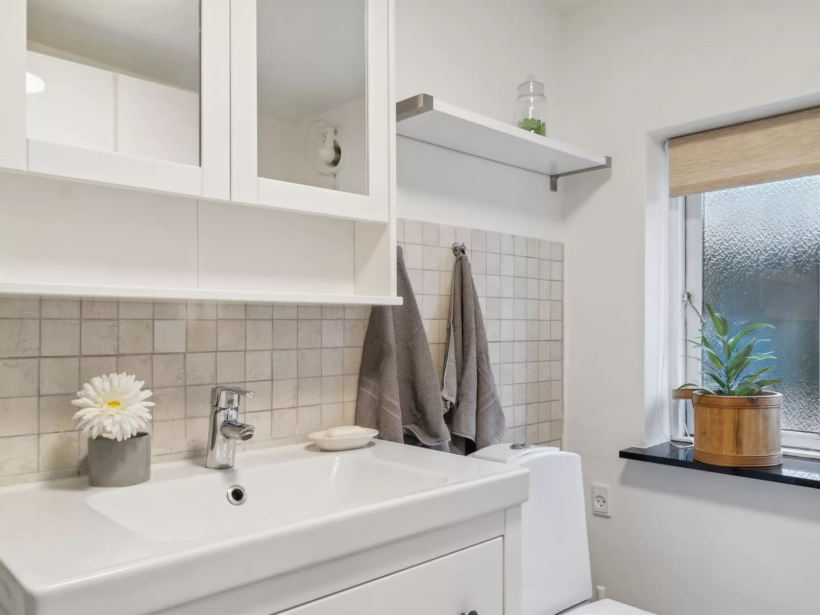 "Yngvy" - 500m from the sea-Drinnen