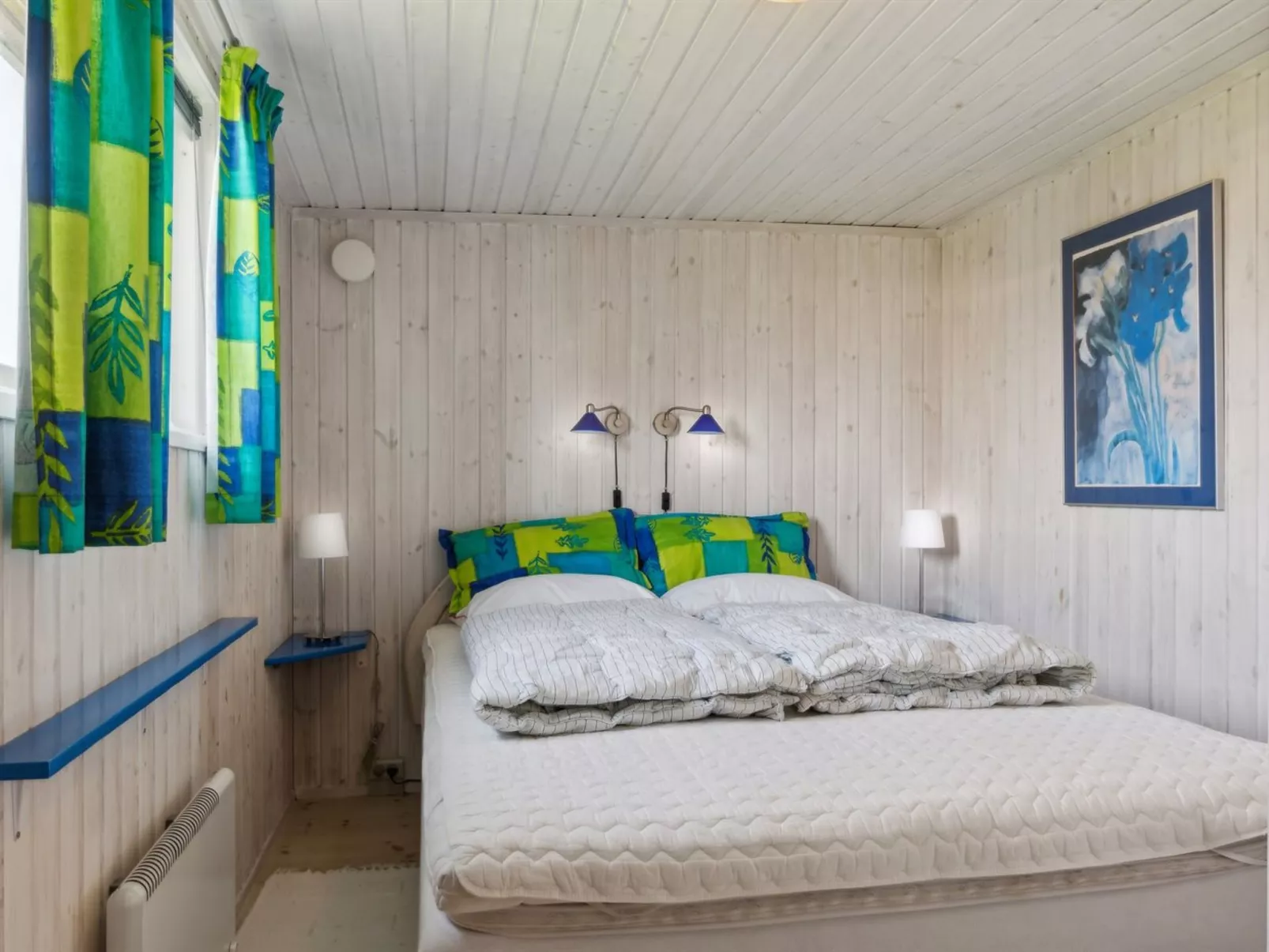 "Bjarni" - 175m from the sea-Dedans