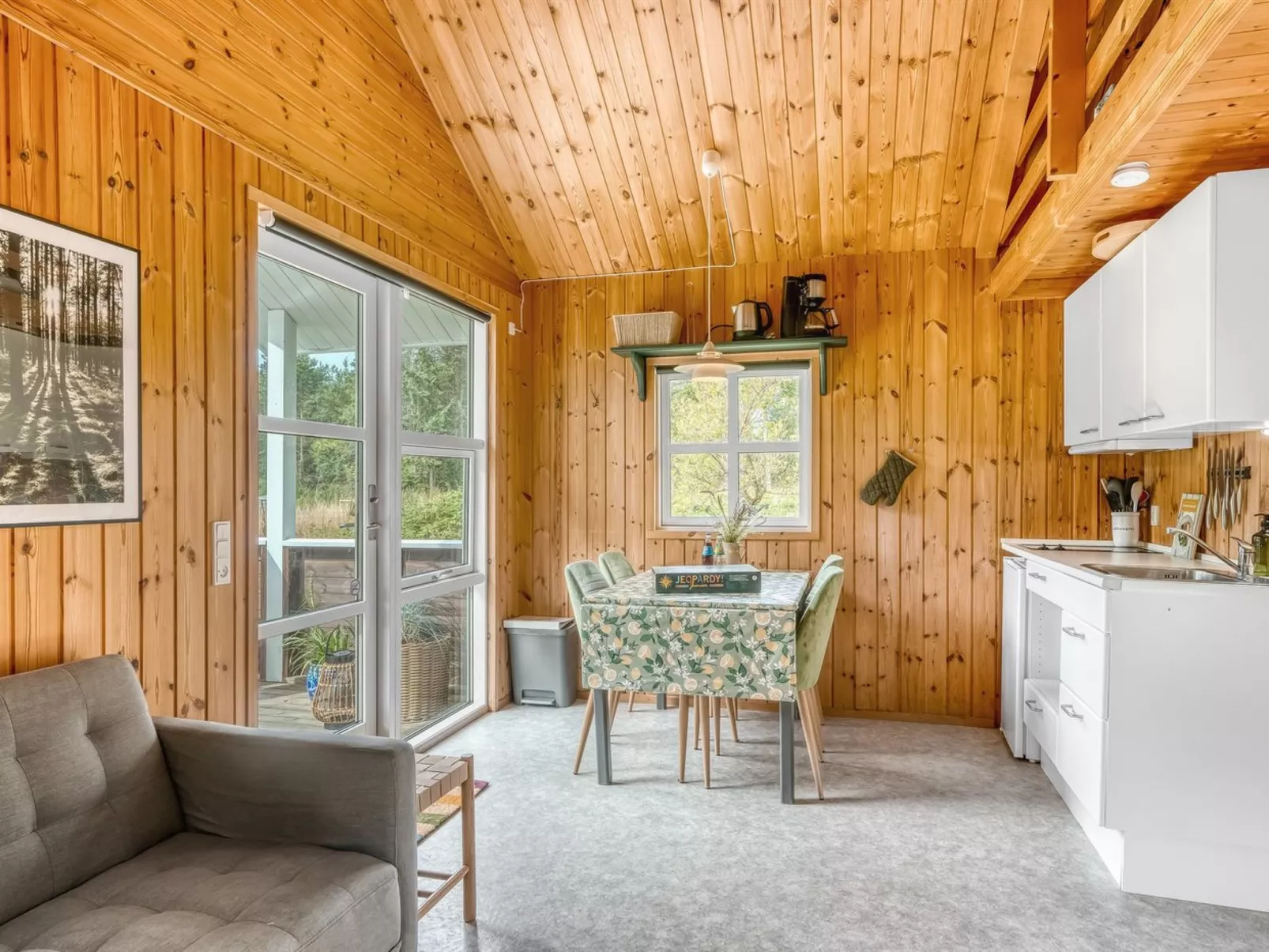 "Unge" - 2.9km from the sea-Drinnen