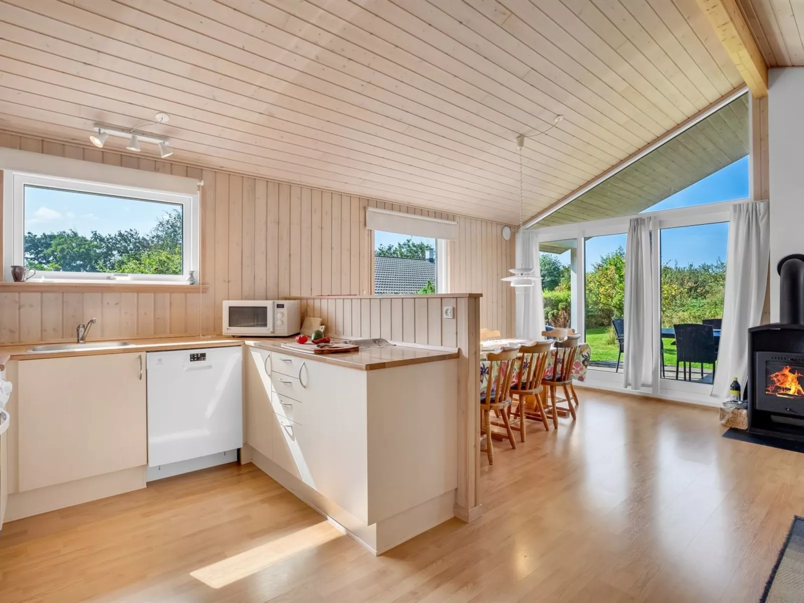 "Vincent" - 25m from the sea-Drinnen