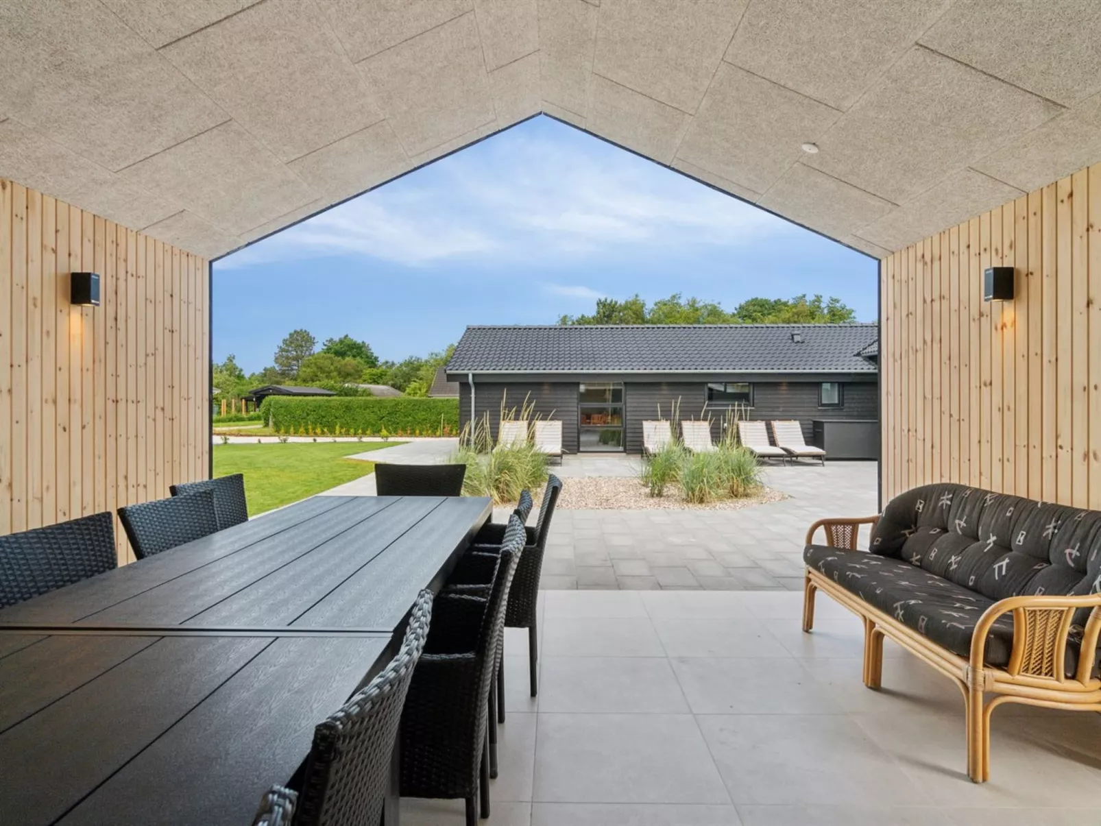 "Christian" - 600m from the sea-Outside