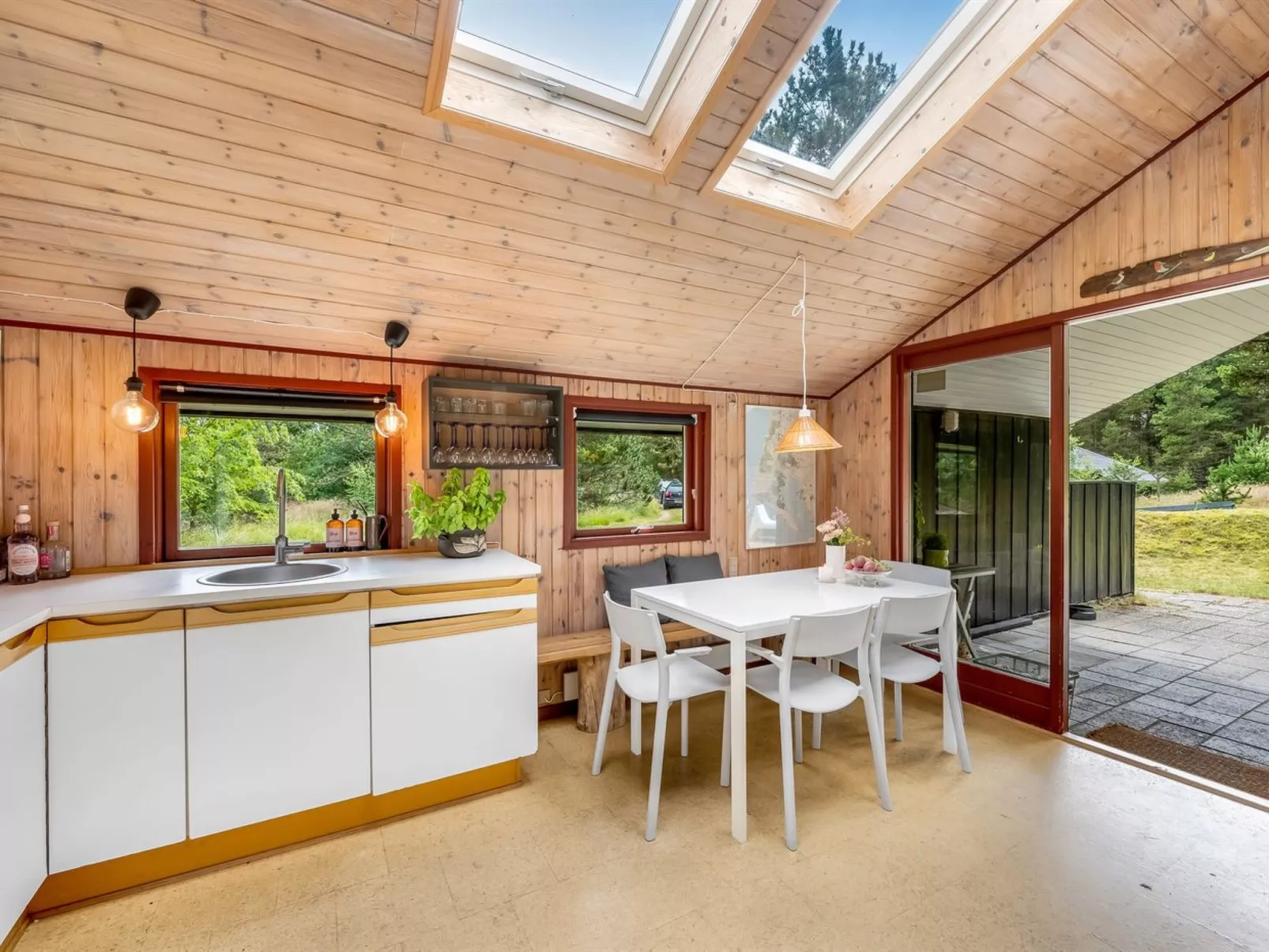 "Regine" - 1.1km to the fjord-Inside