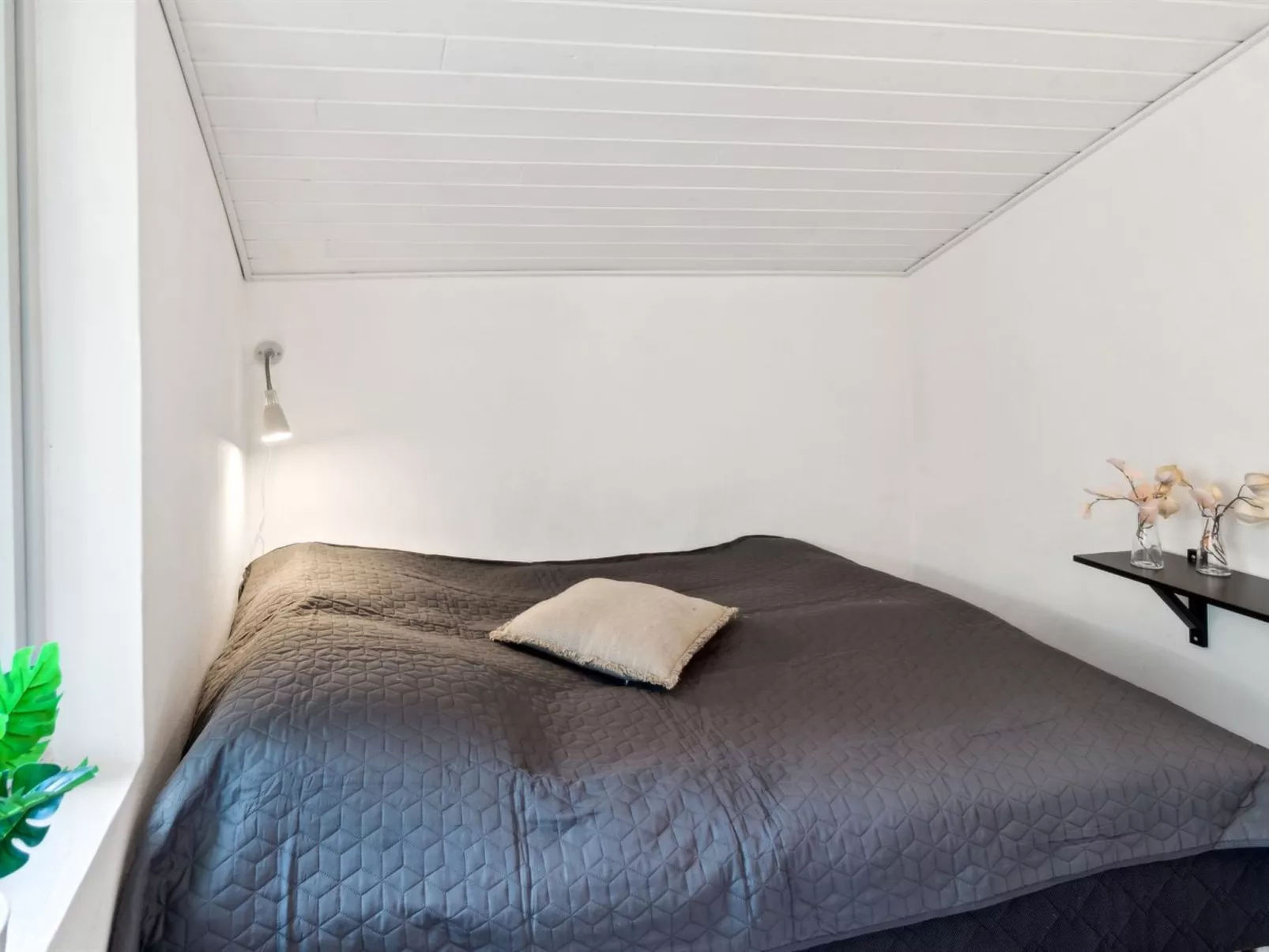 "Hjalmine" - 1.4km from the sea-Inside