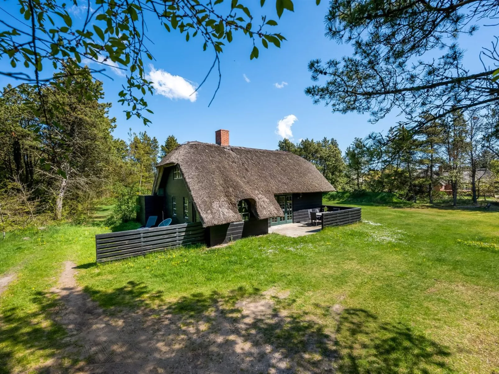 "Matilda" - 1.6km from the sea-Outside