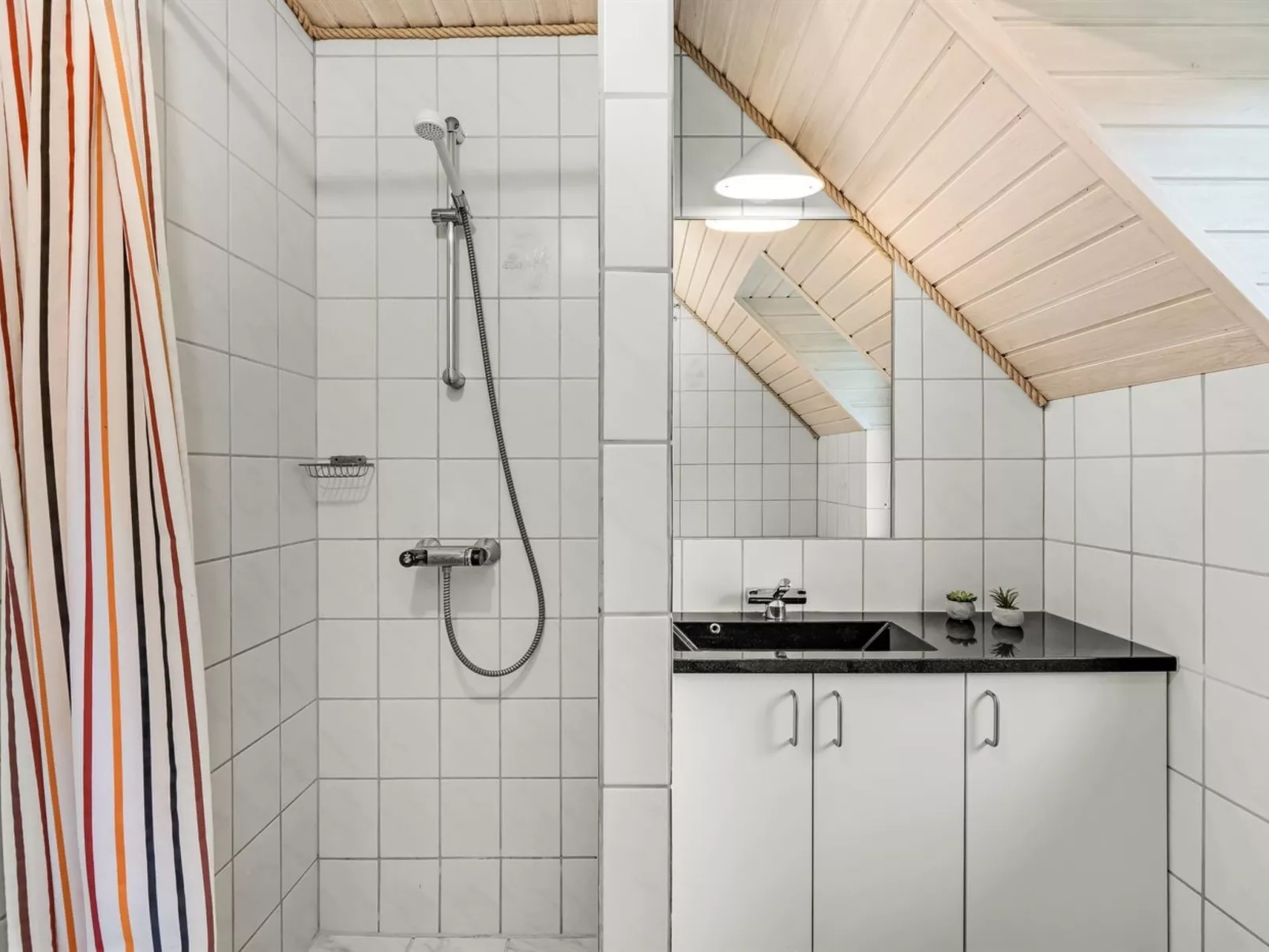 "Alexandria" -  from the sea-Dedans