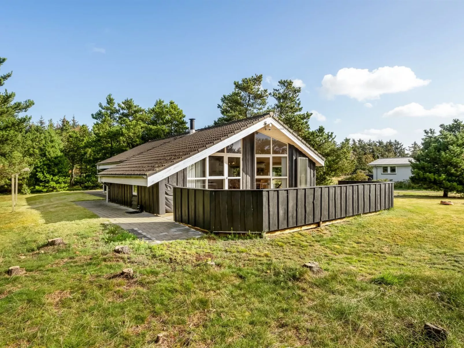 "Skrollan" - 200m to the fjord-Outside