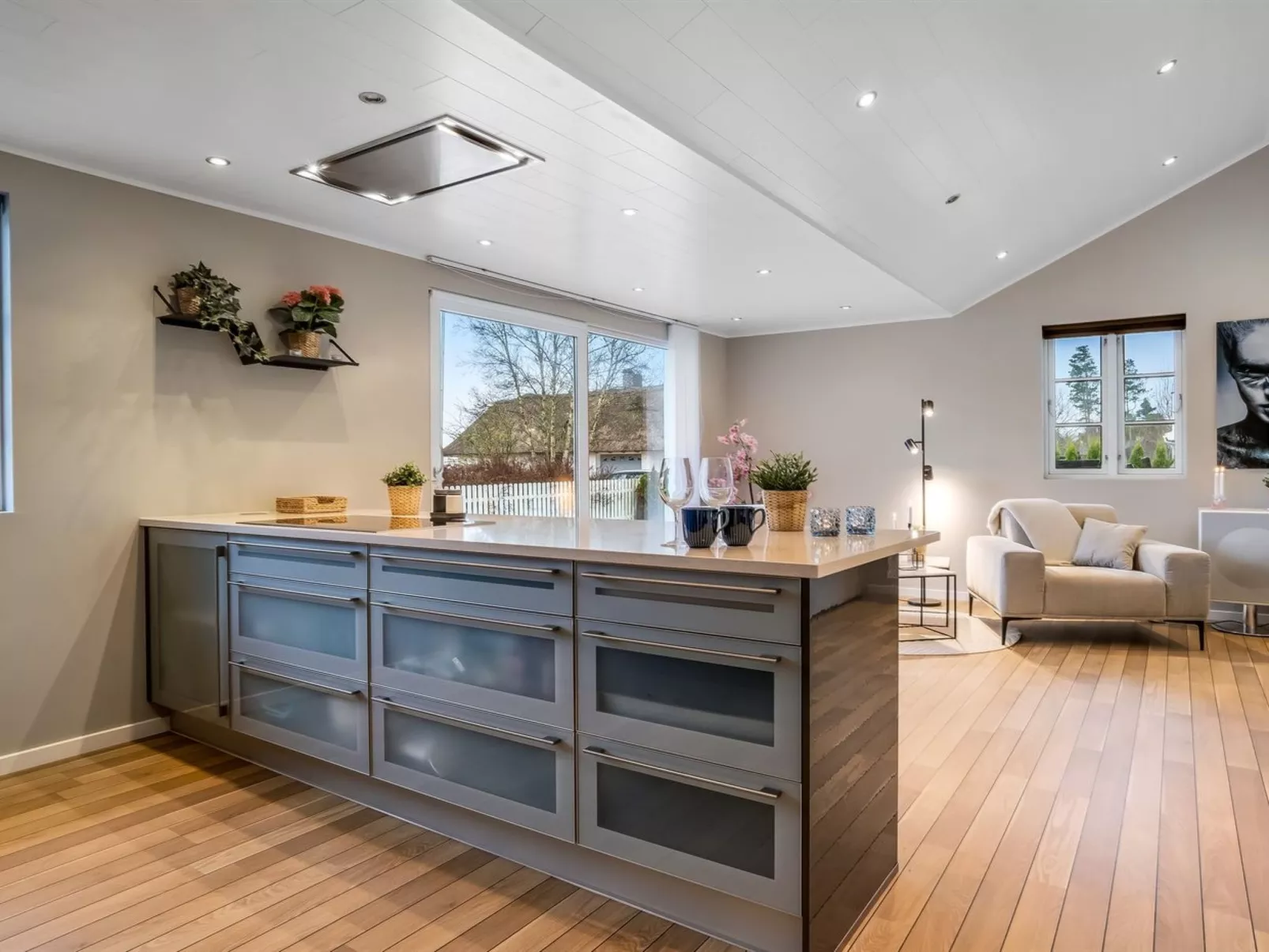 "Bent" -  from the sea-Dedans