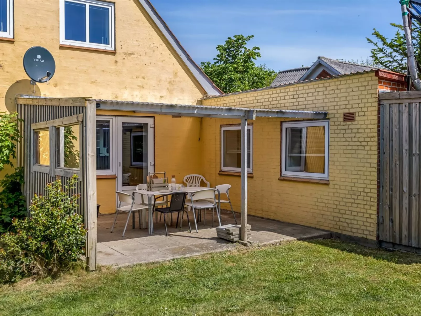 "Slavomira" - 12km from the sea-Outside