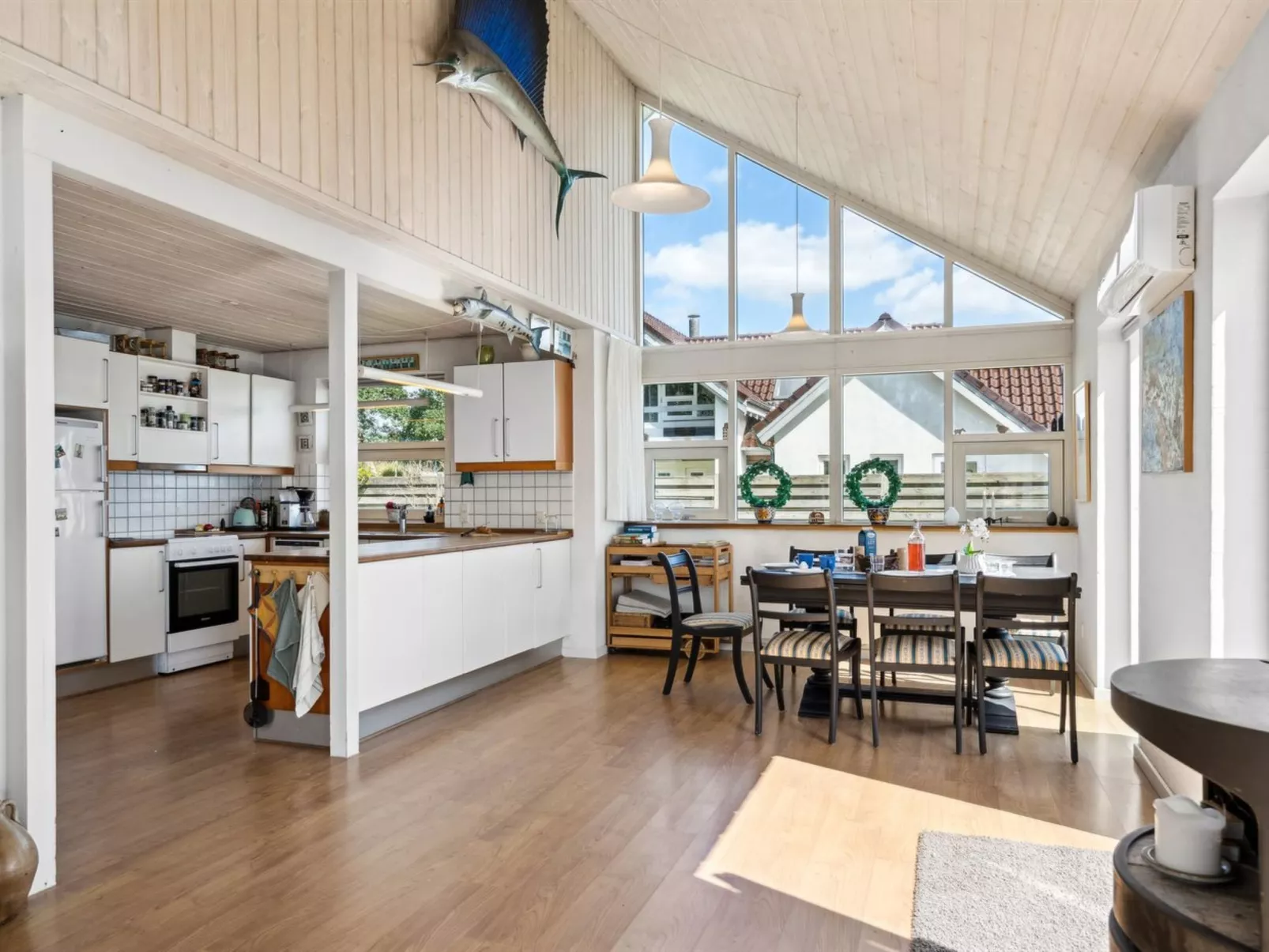 "Bryngeir" - 25m from the sea-Inside