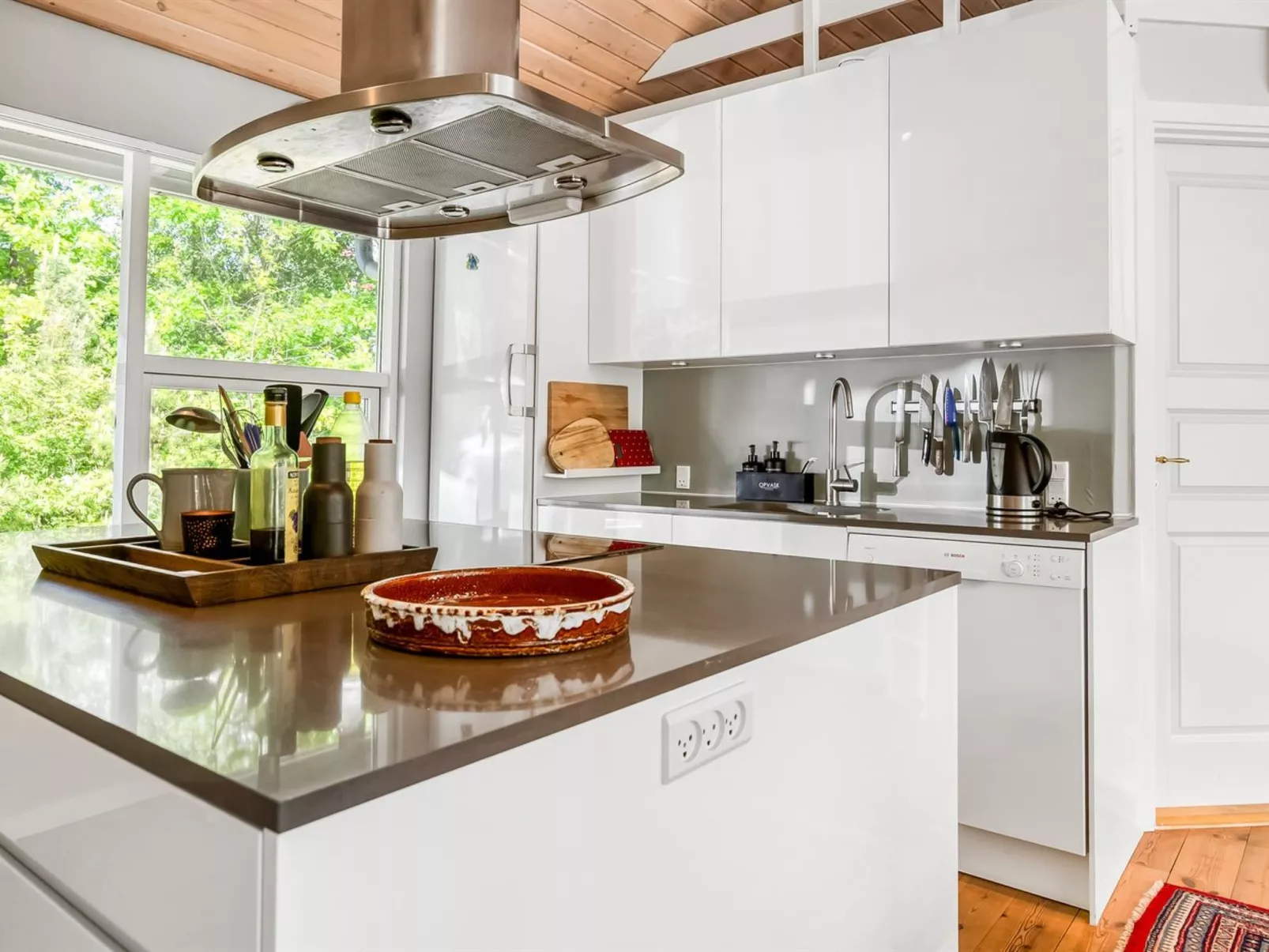 "Hellin" - 175m from the sea-Inside