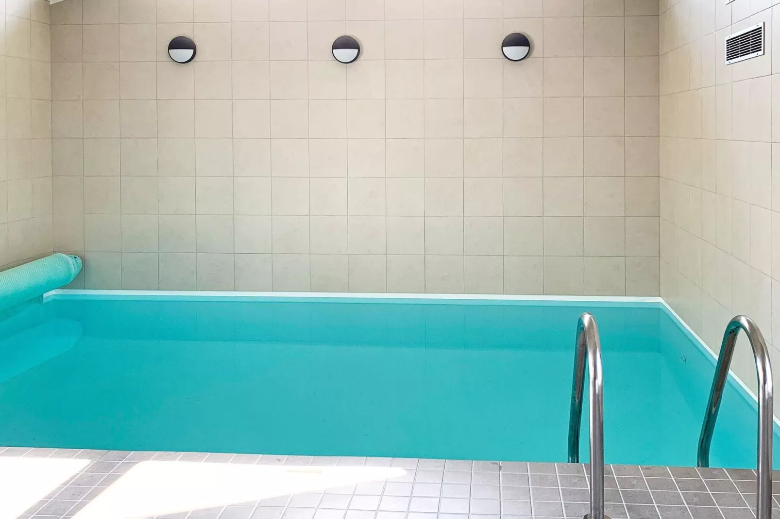 8 Personen Ferienhaus in Væggerløse-By Traum-Schwimmbad