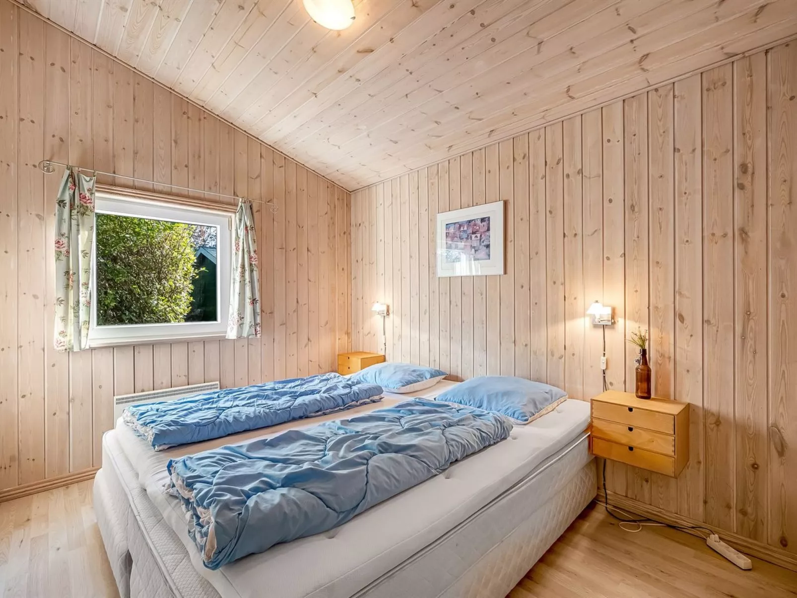 "Efka" - 600m to the fjord-Dedans