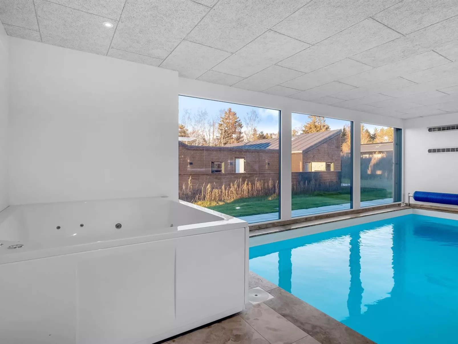 "Hana" - 800m from the sea-Inside