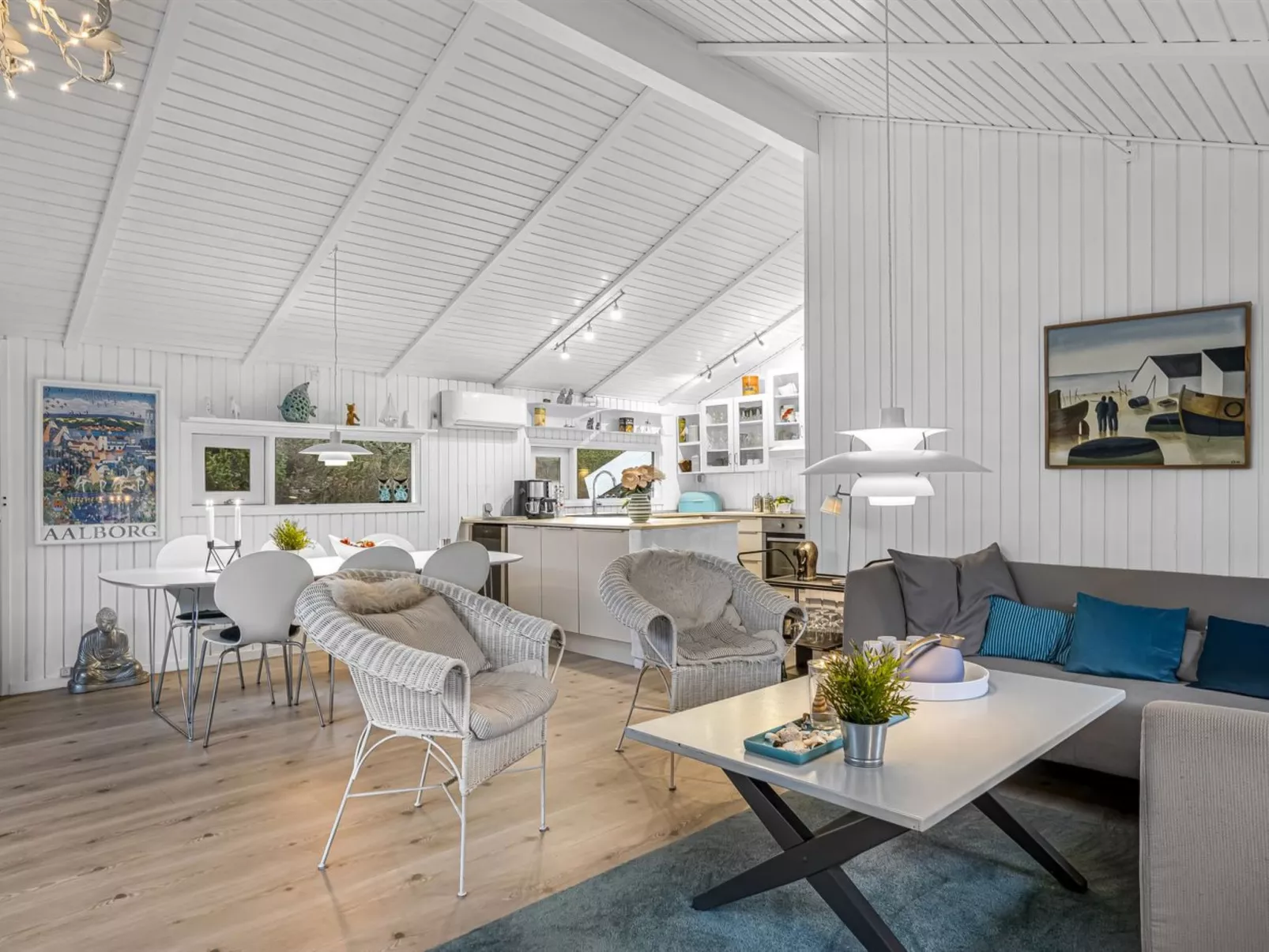 "Gonda" - 2km from the sea-Inside