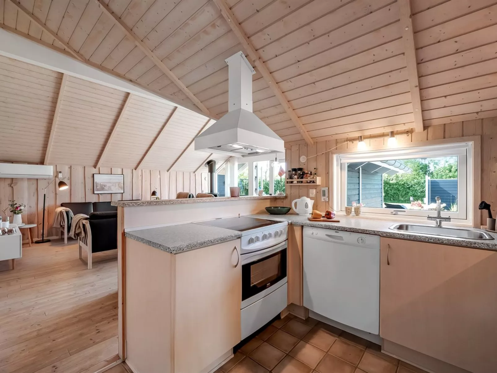 "Kuisma" - 1.1km to the fjord-Dedans