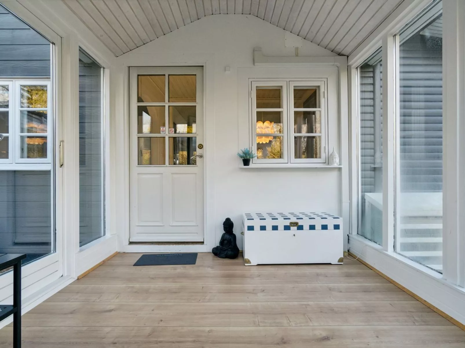 "Elemine" - 300m to the fjord-Dedans