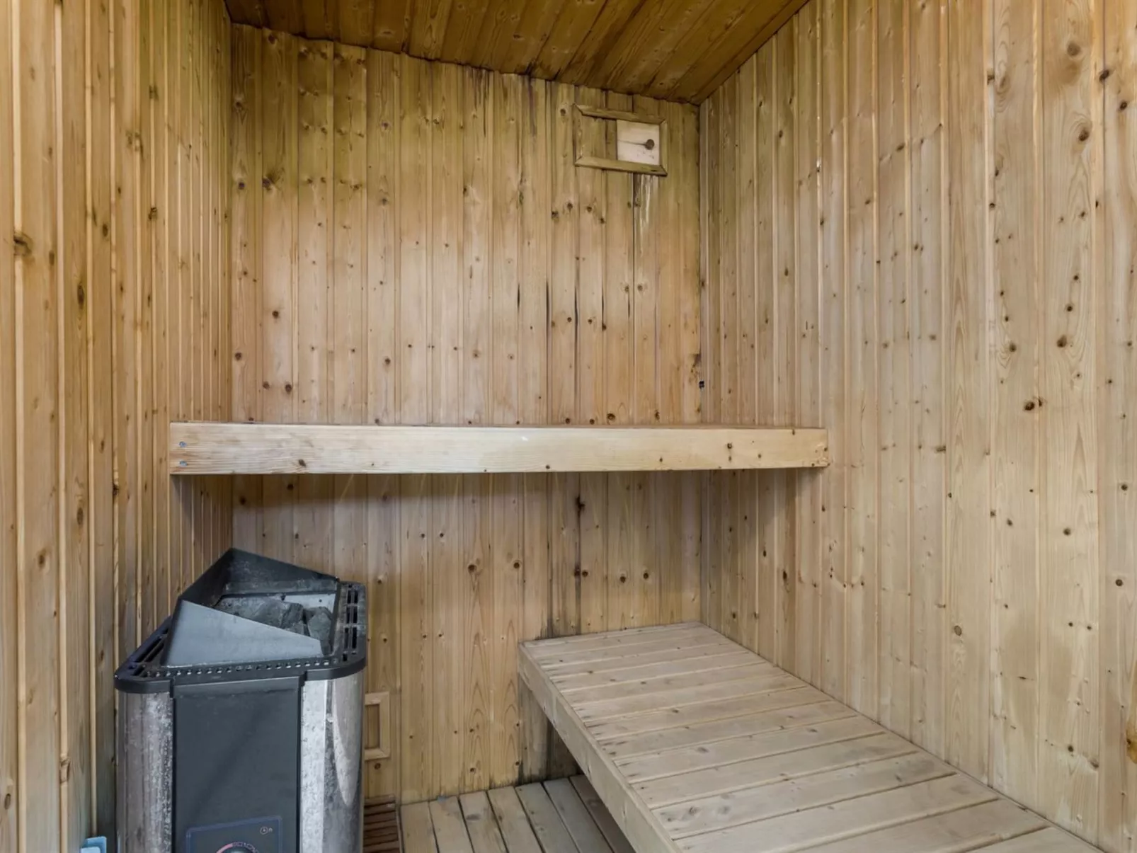 "Erma" - 125m from the sea-Inside