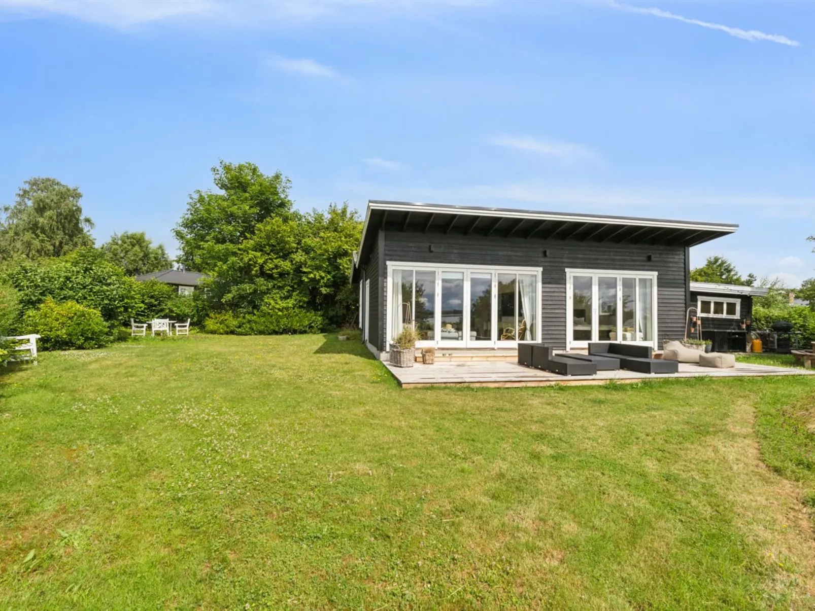 "Eero" - 175m to the fjord-Outside