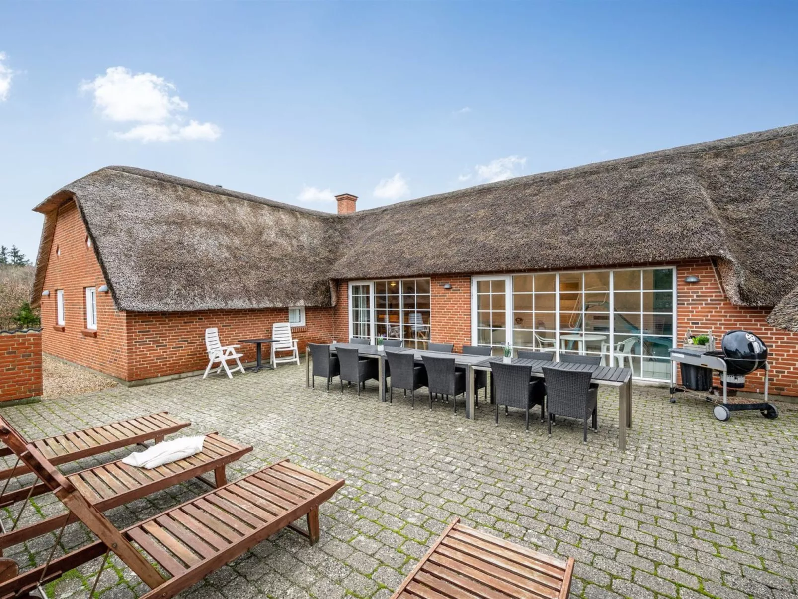 "Aagot" - 1.7km from the sea-Outside