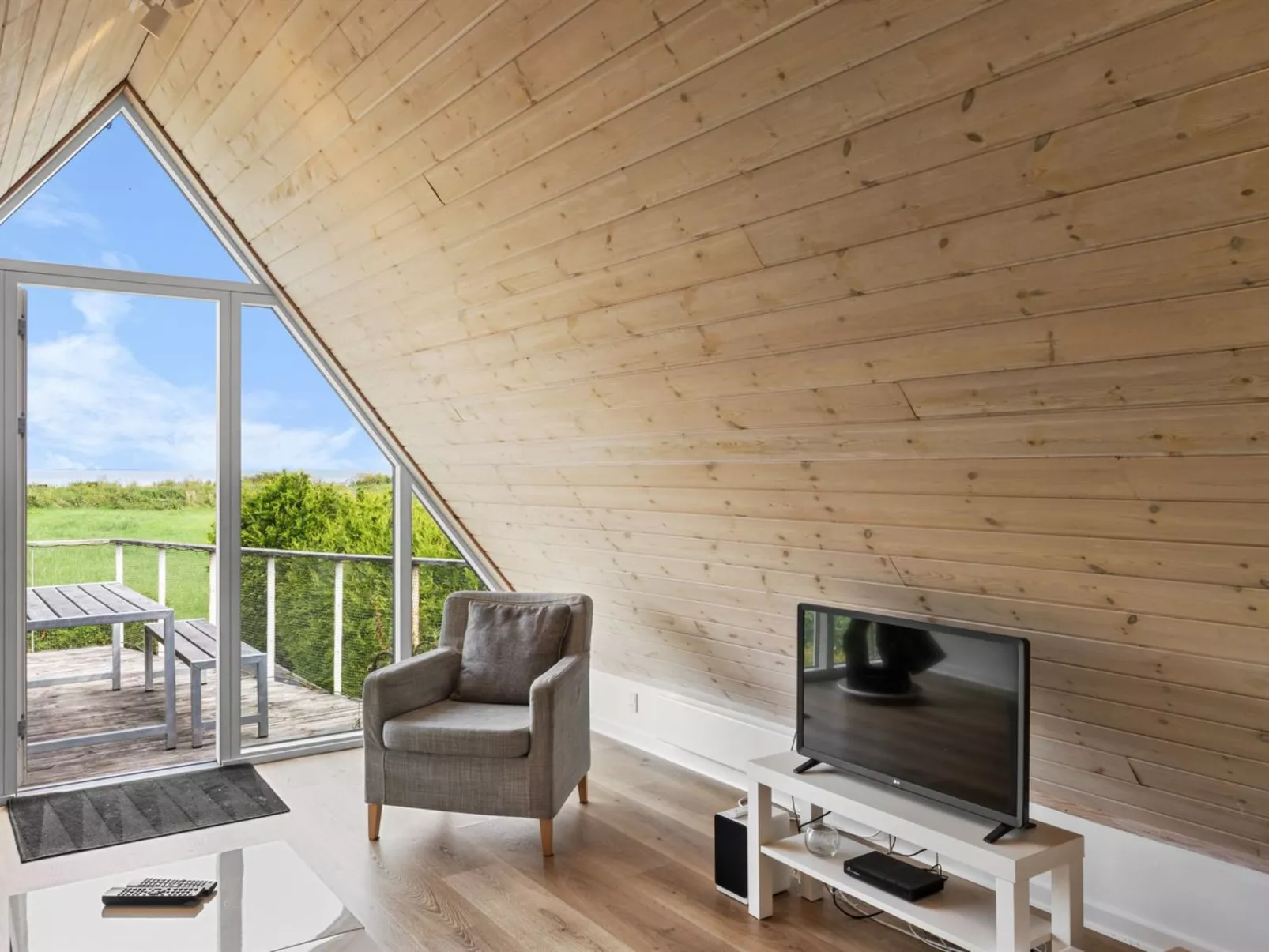 "Næwe" - 100m from the sea-Inside