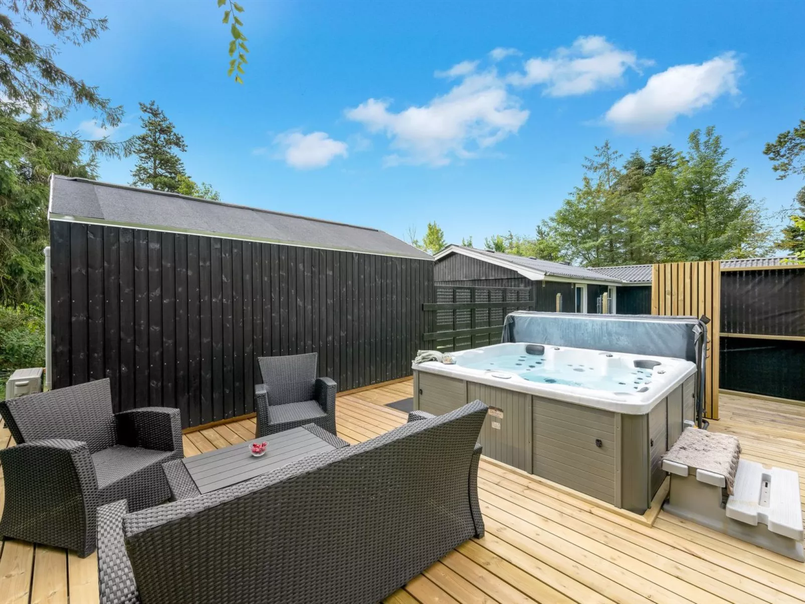 "Tiina" - 500m to the fjord-Outside