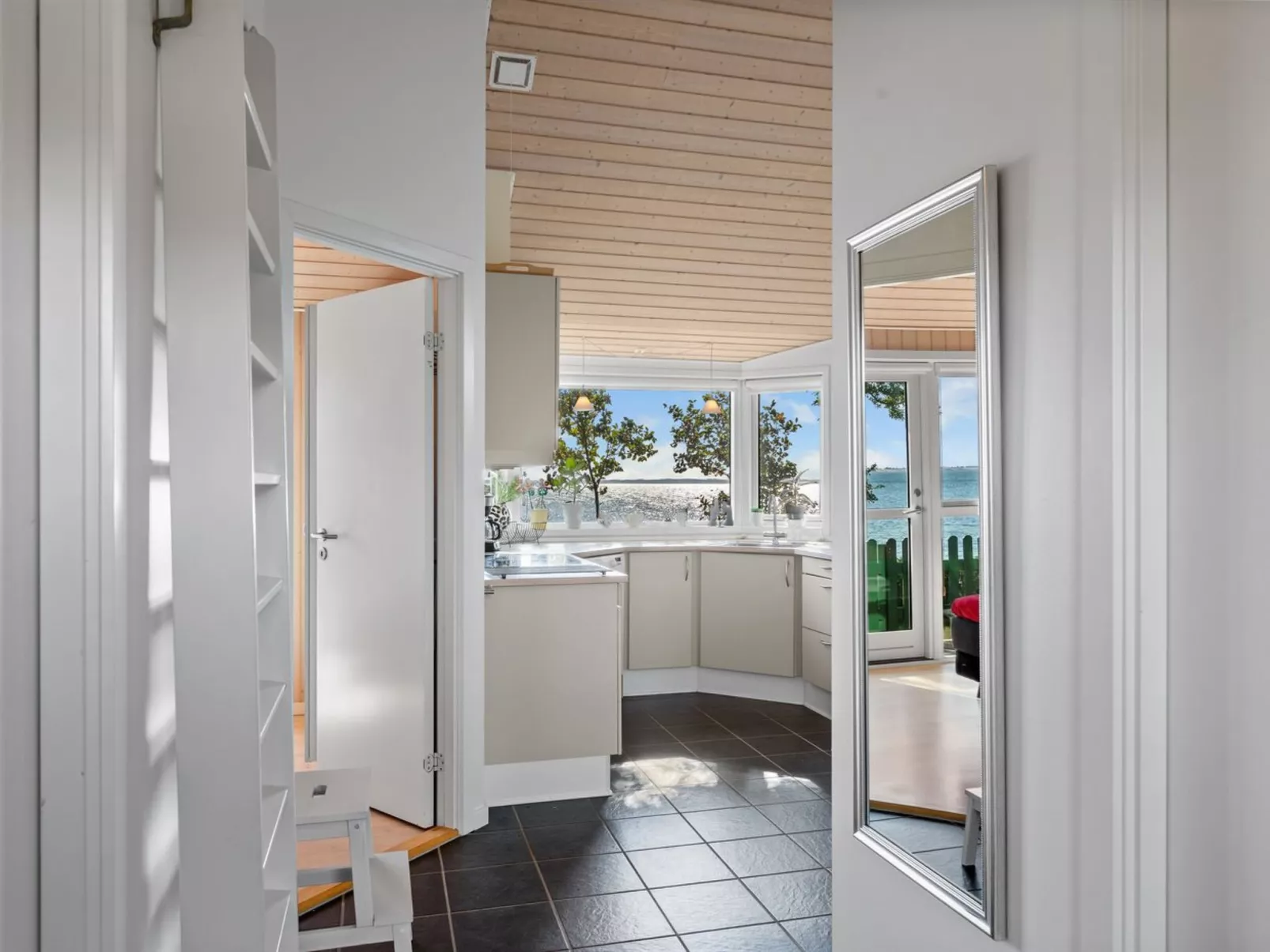 "Harthwik" - 10m from the sea-Drinnen