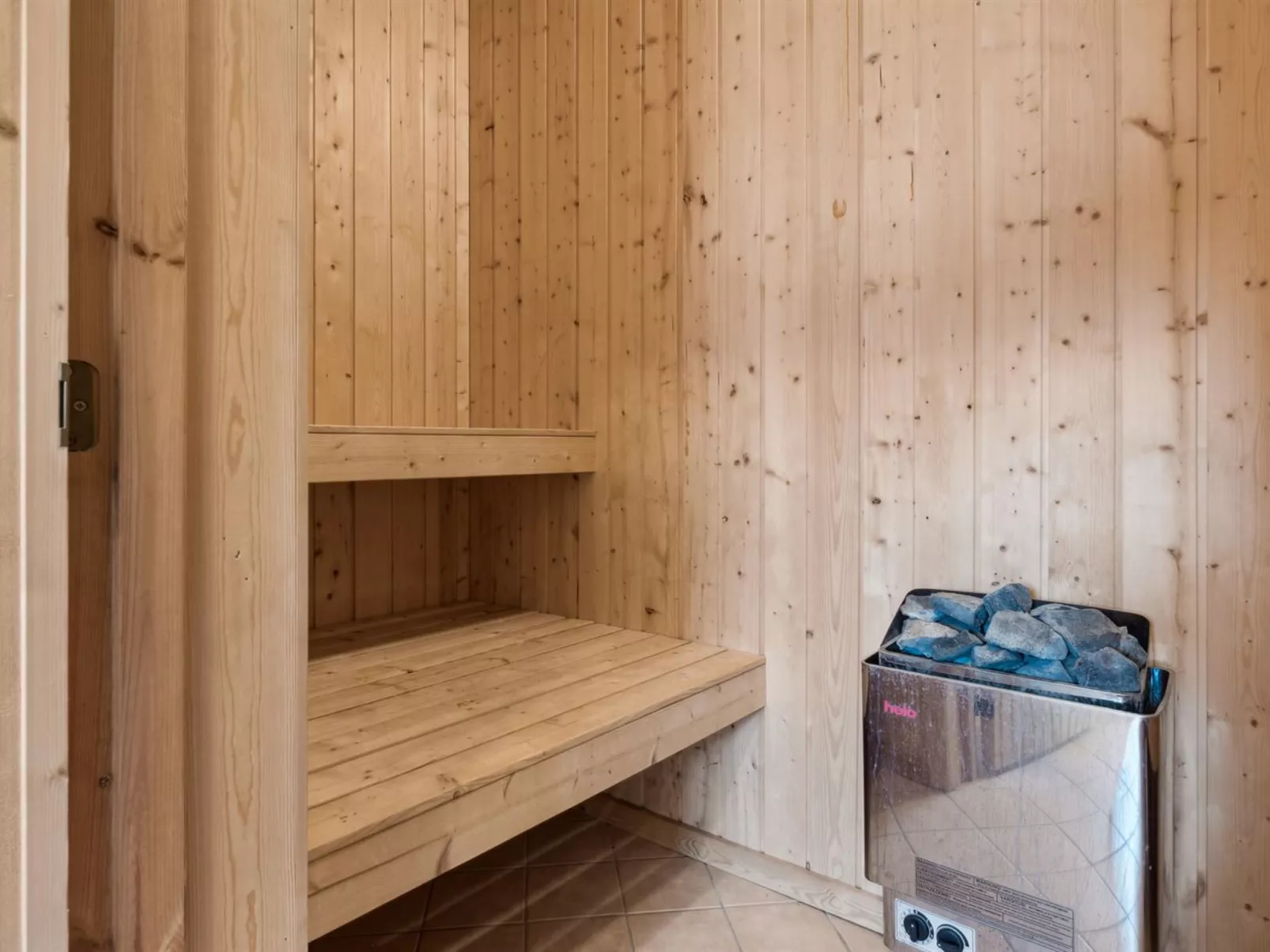 "Gudbrand" - 500m from the sea-Dedans