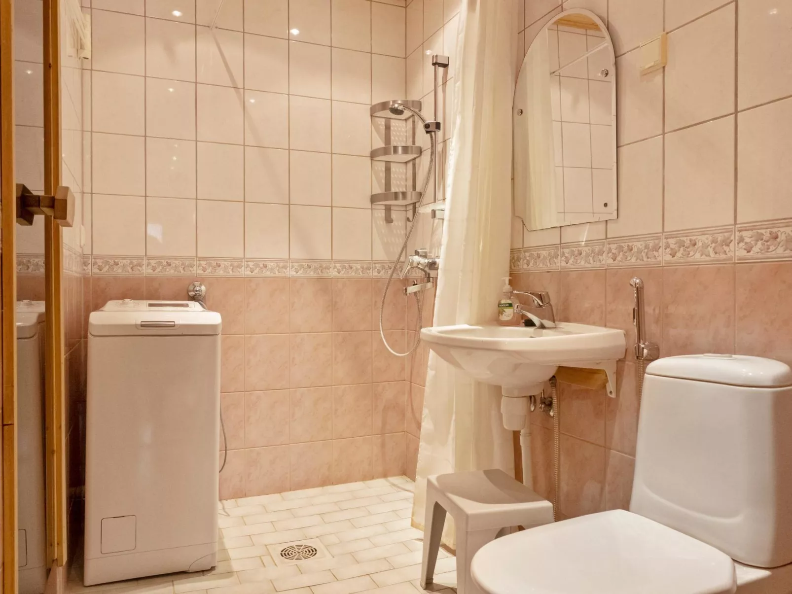 Hirvas levi 3-Inside