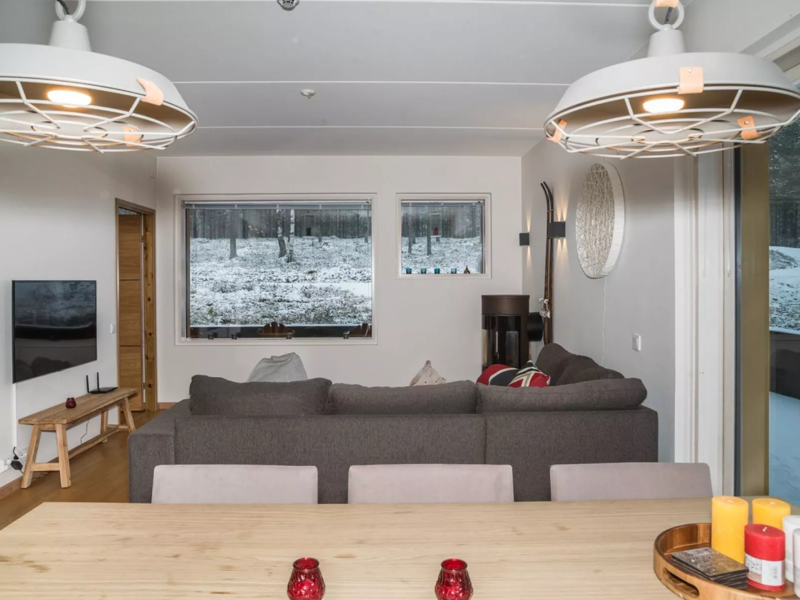 Levi hillside-Drinnen