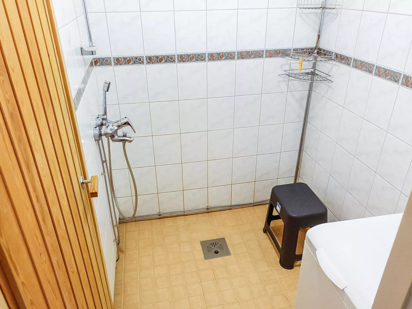 Saariseläntie 8 a 1-Drinnen