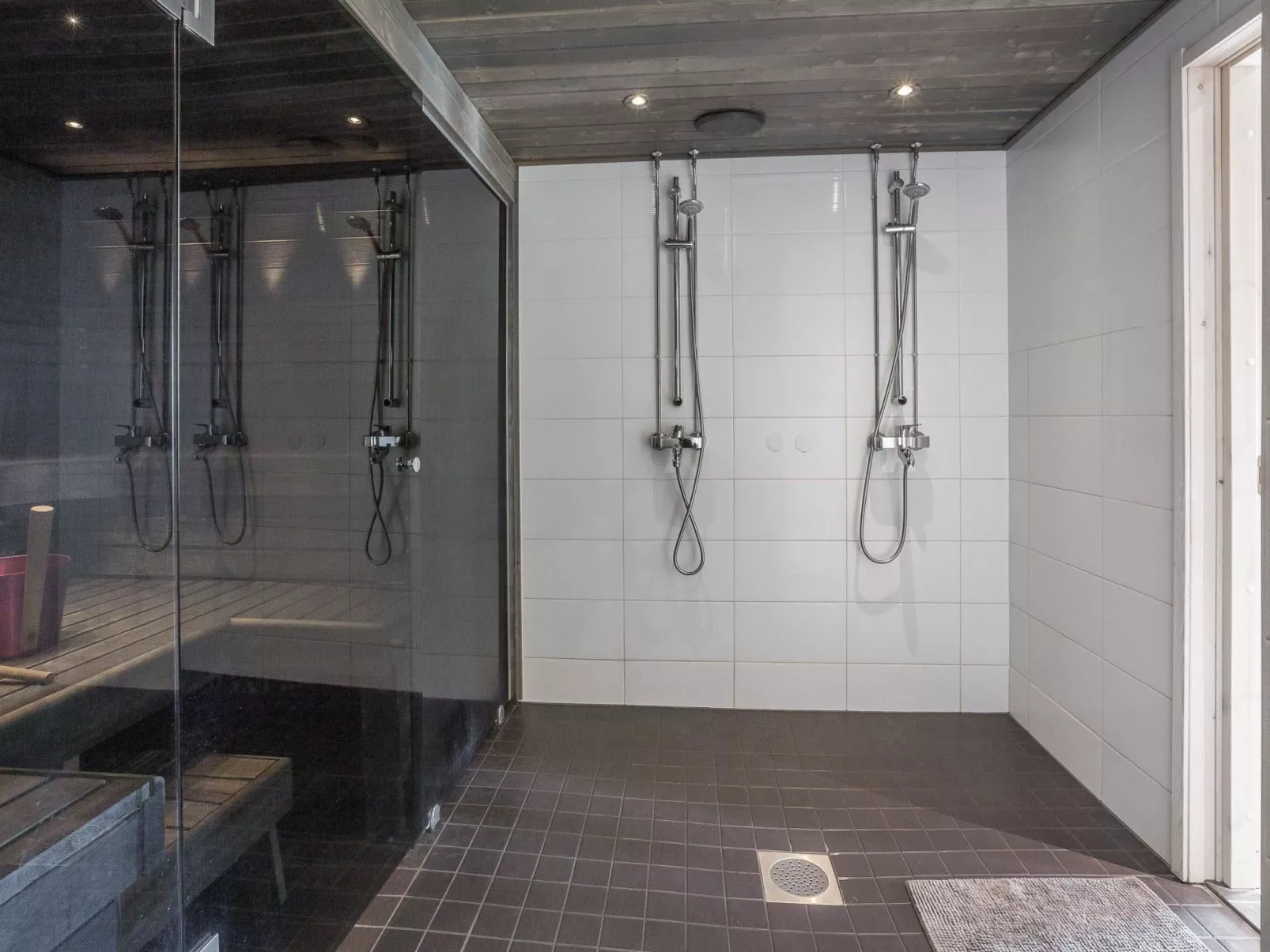 Levin stara c 15-Drinnen