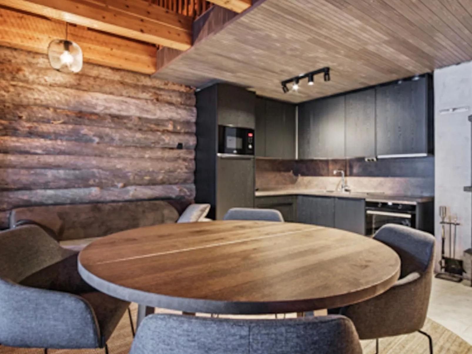 Joikupirtti b-Dedans