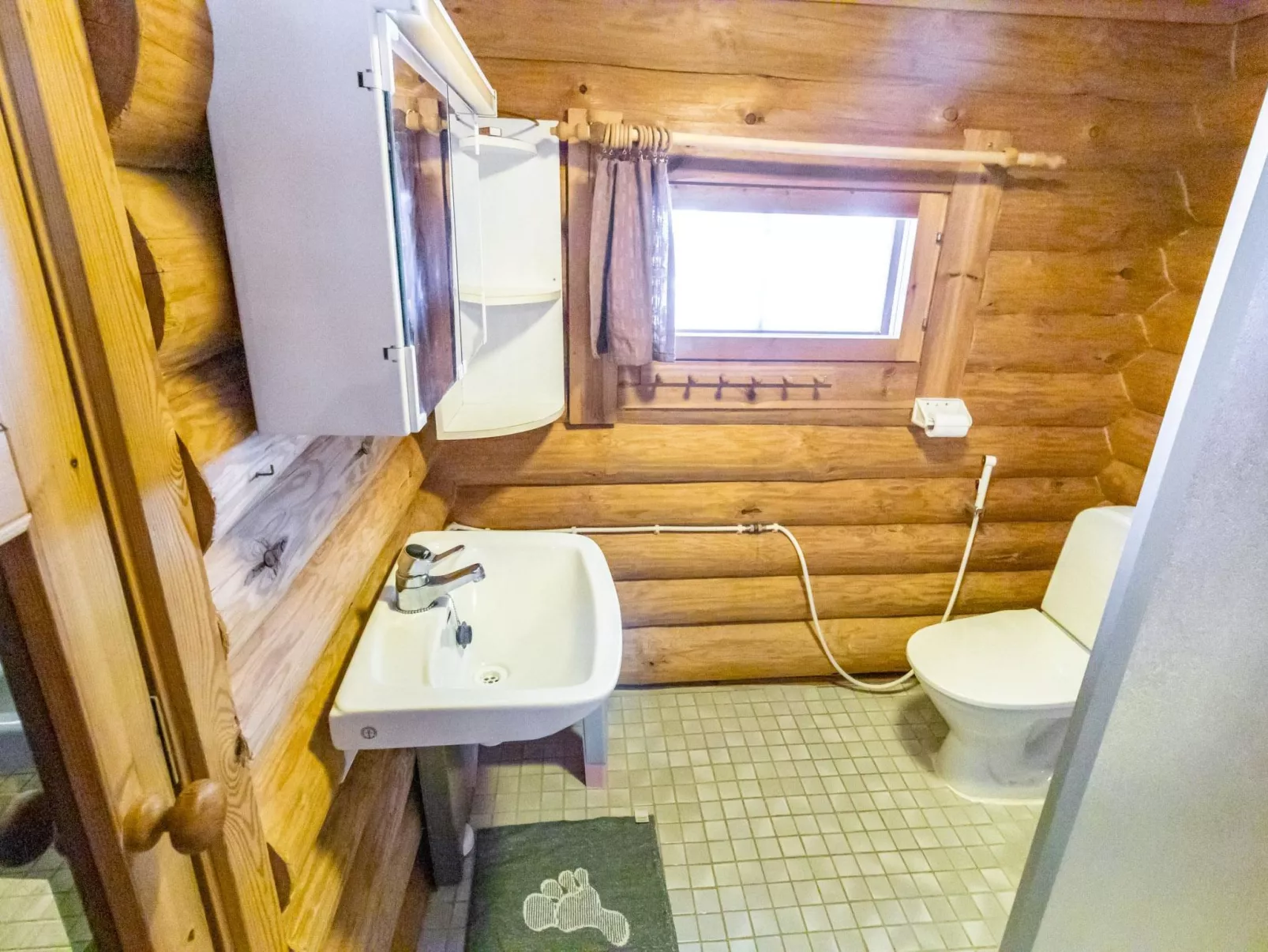 Soutajan kuksa-Dedans