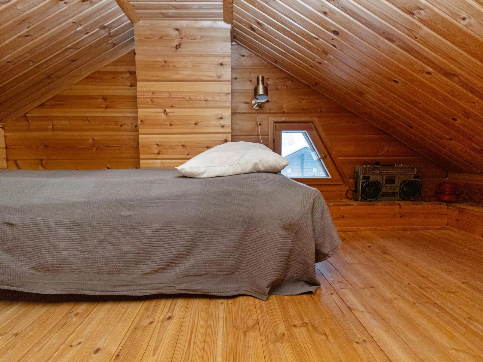 Ressipysäkki 1-Inside